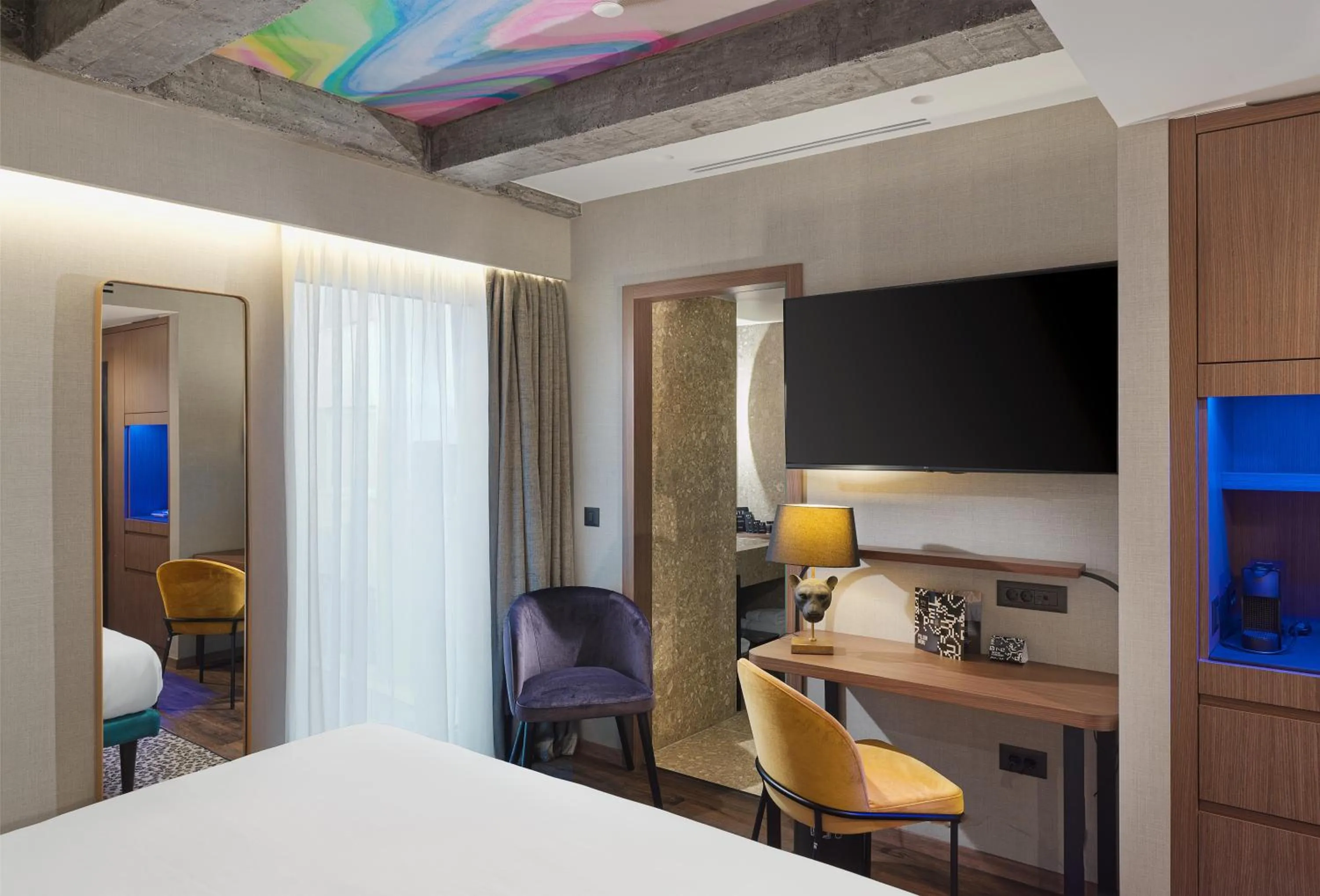 Photo of the whole room, Bed in NYX Hotel Thessaloniki