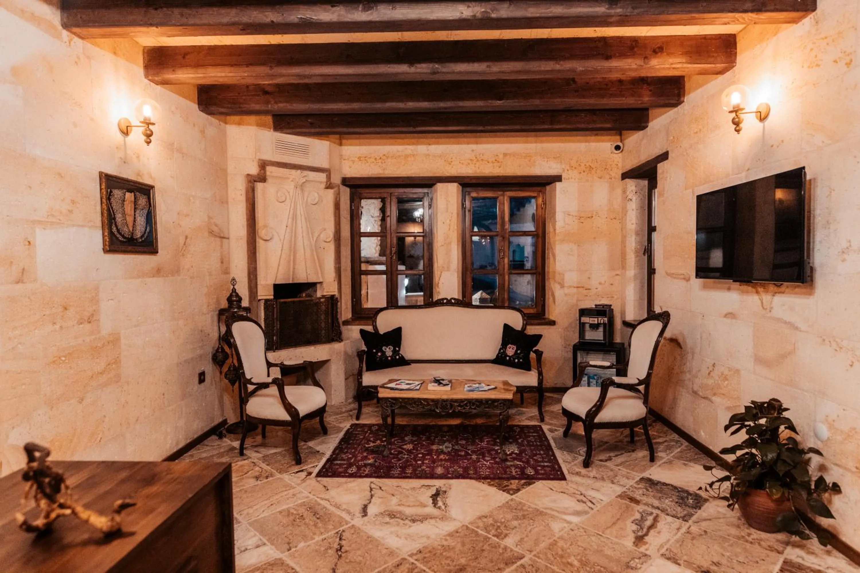 Lobby or reception in Lagoon Cave Suites