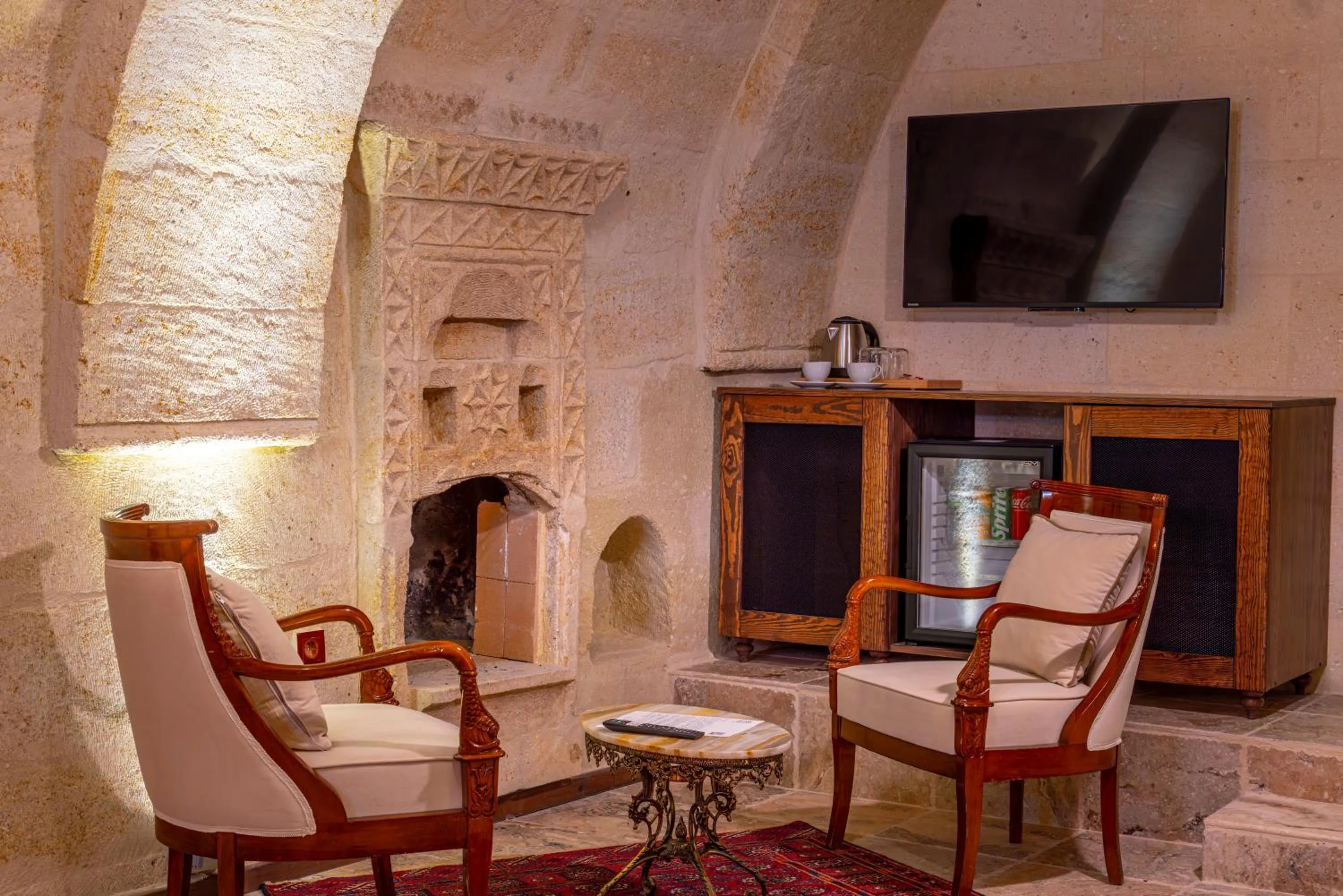 Seating area in Lagoon Cave Suites