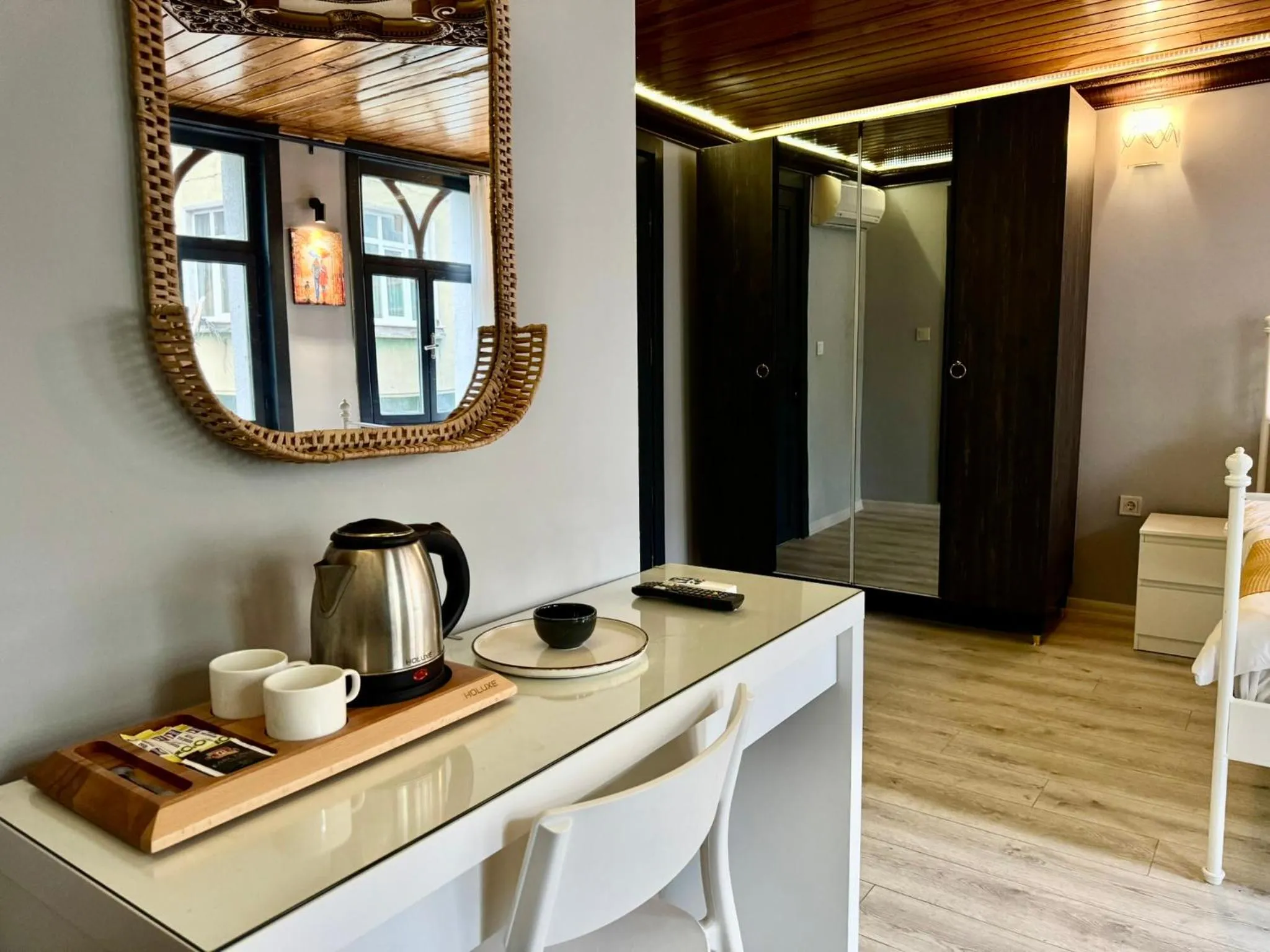 Coffee/tea facilities in White Inn Taksim