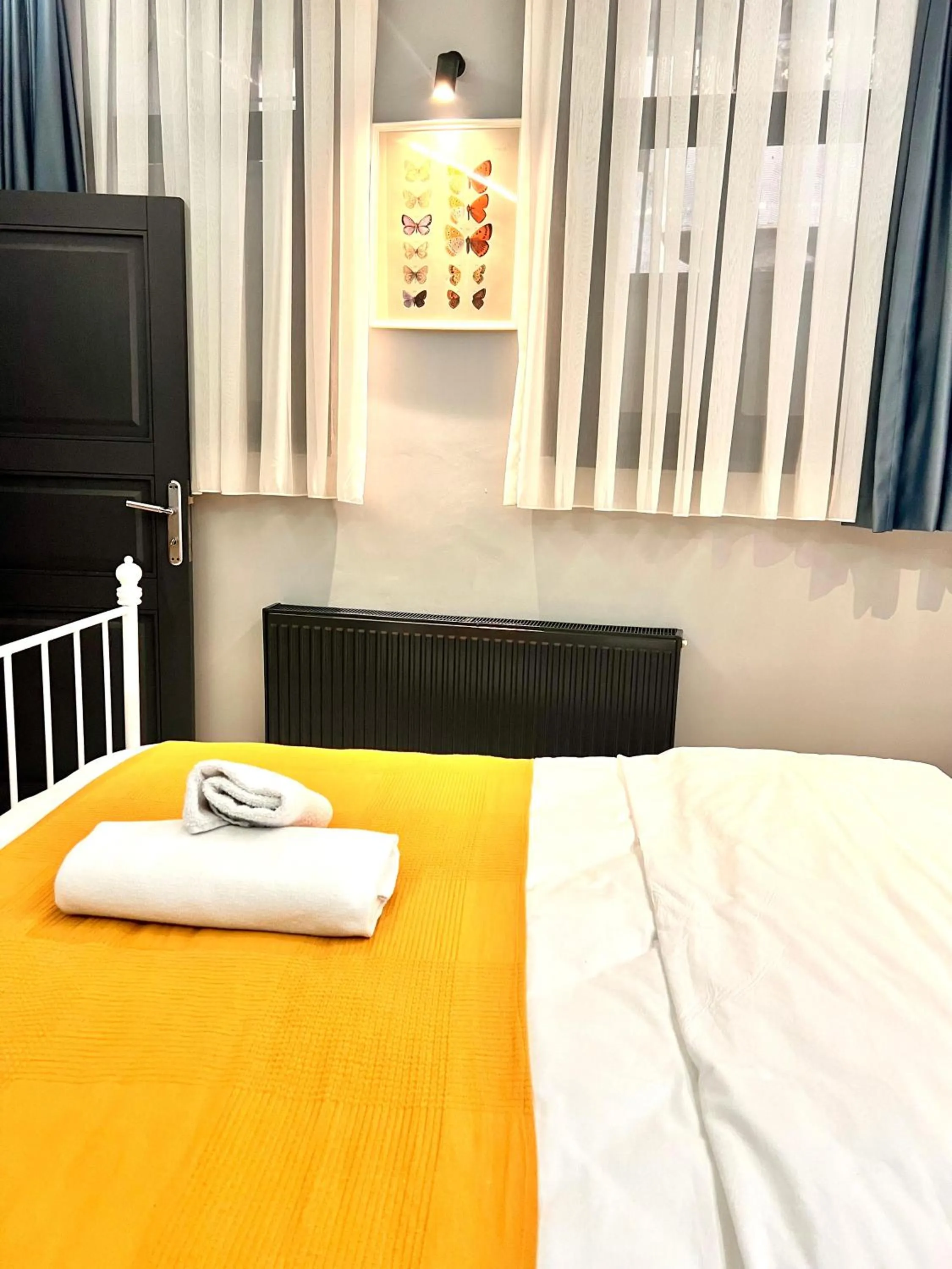 Bed in White Inn Taksim