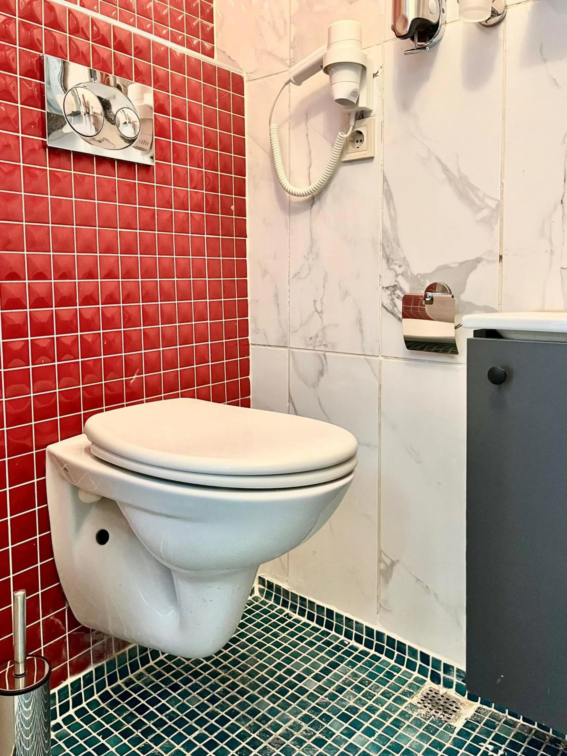 Bathroom in White Inn Taksim