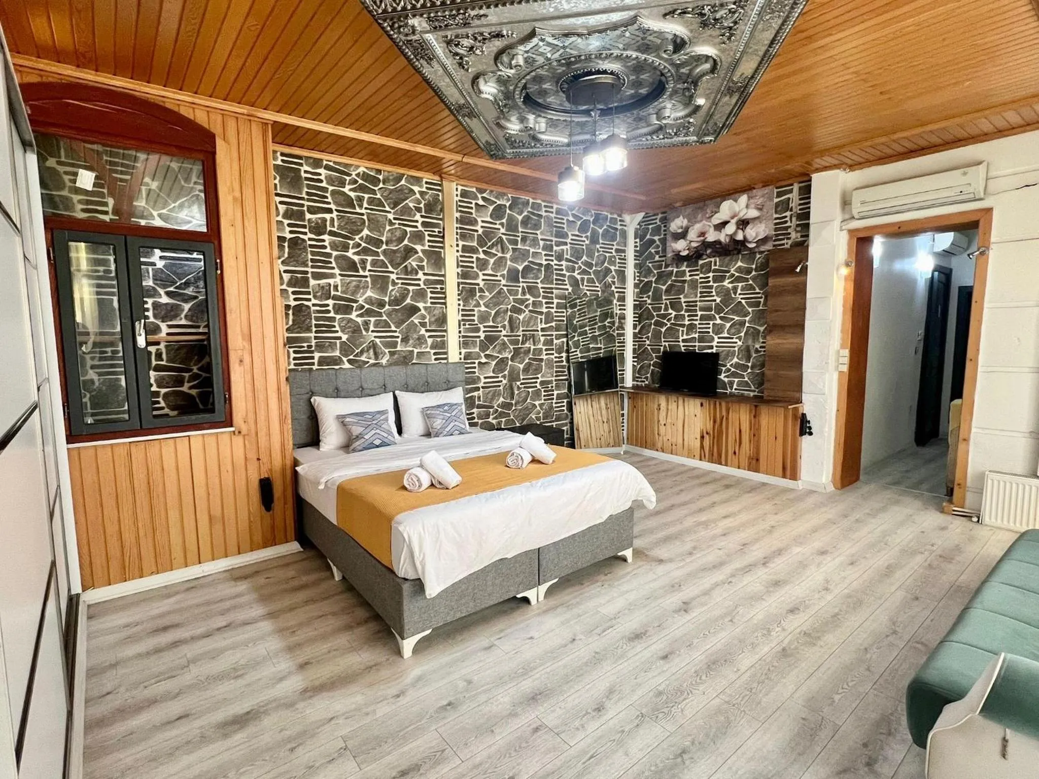 Bed in White Inn Taksim