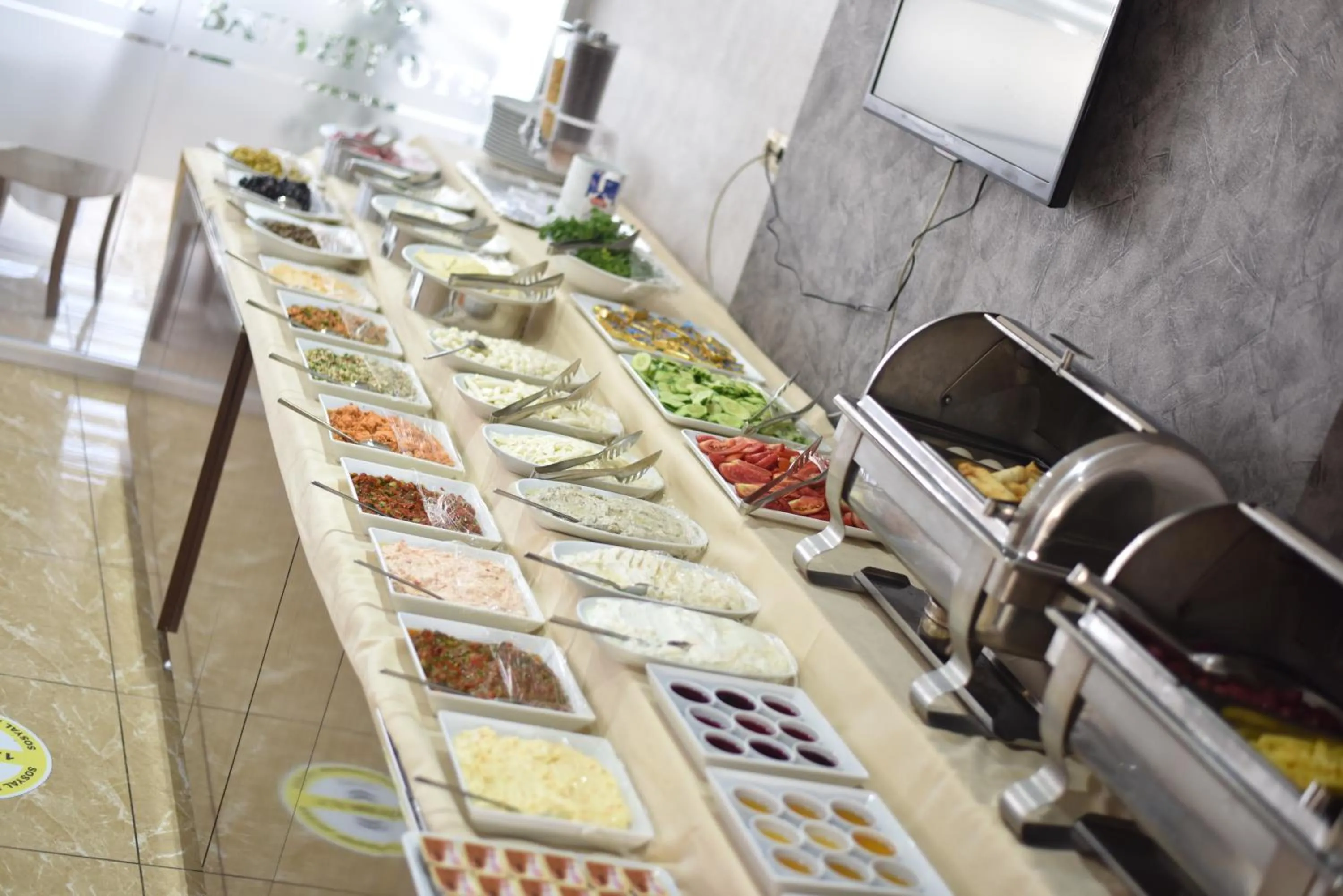 Buffet breakfast in Bayazıt Hotel