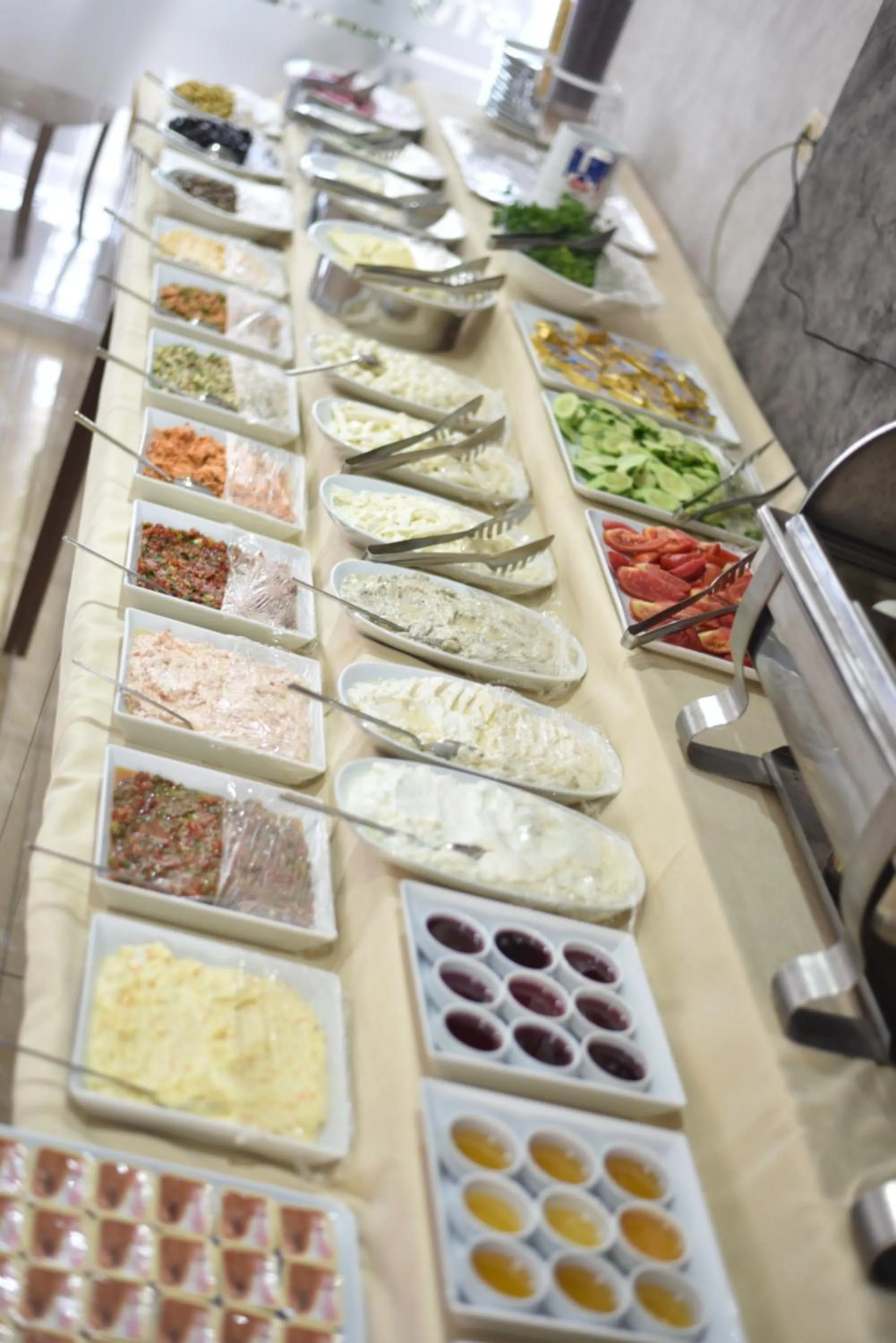 Buffet breakfast in Bayazıt Hotel