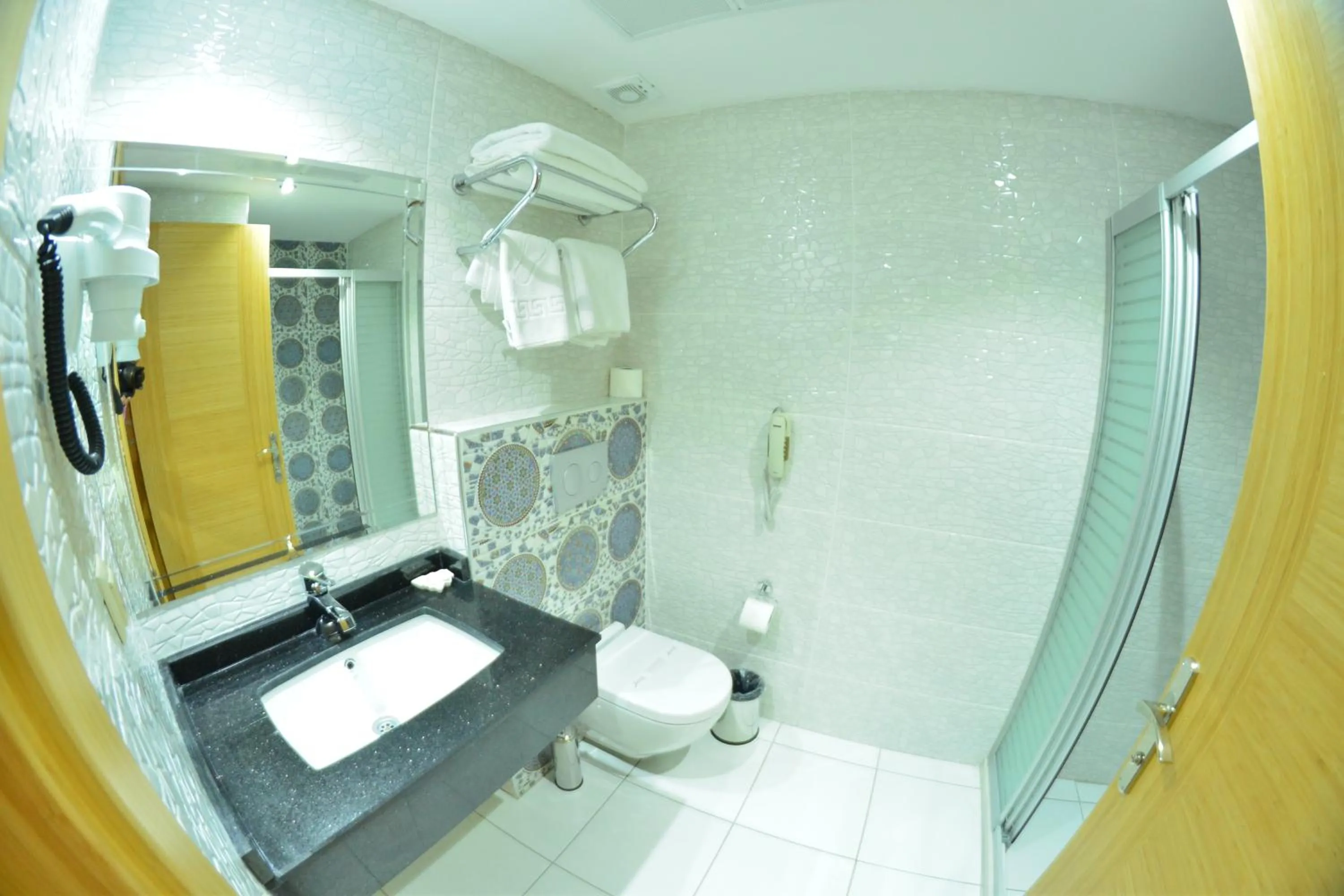 Shower in Bayazıt Hotel