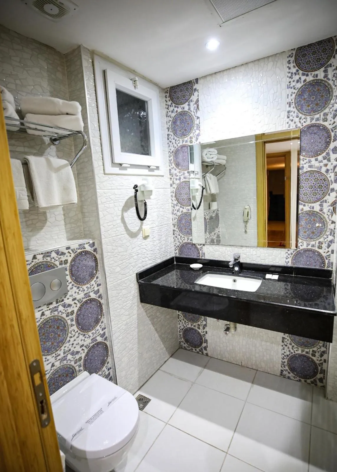 Shower in Bayazıt Hotel
