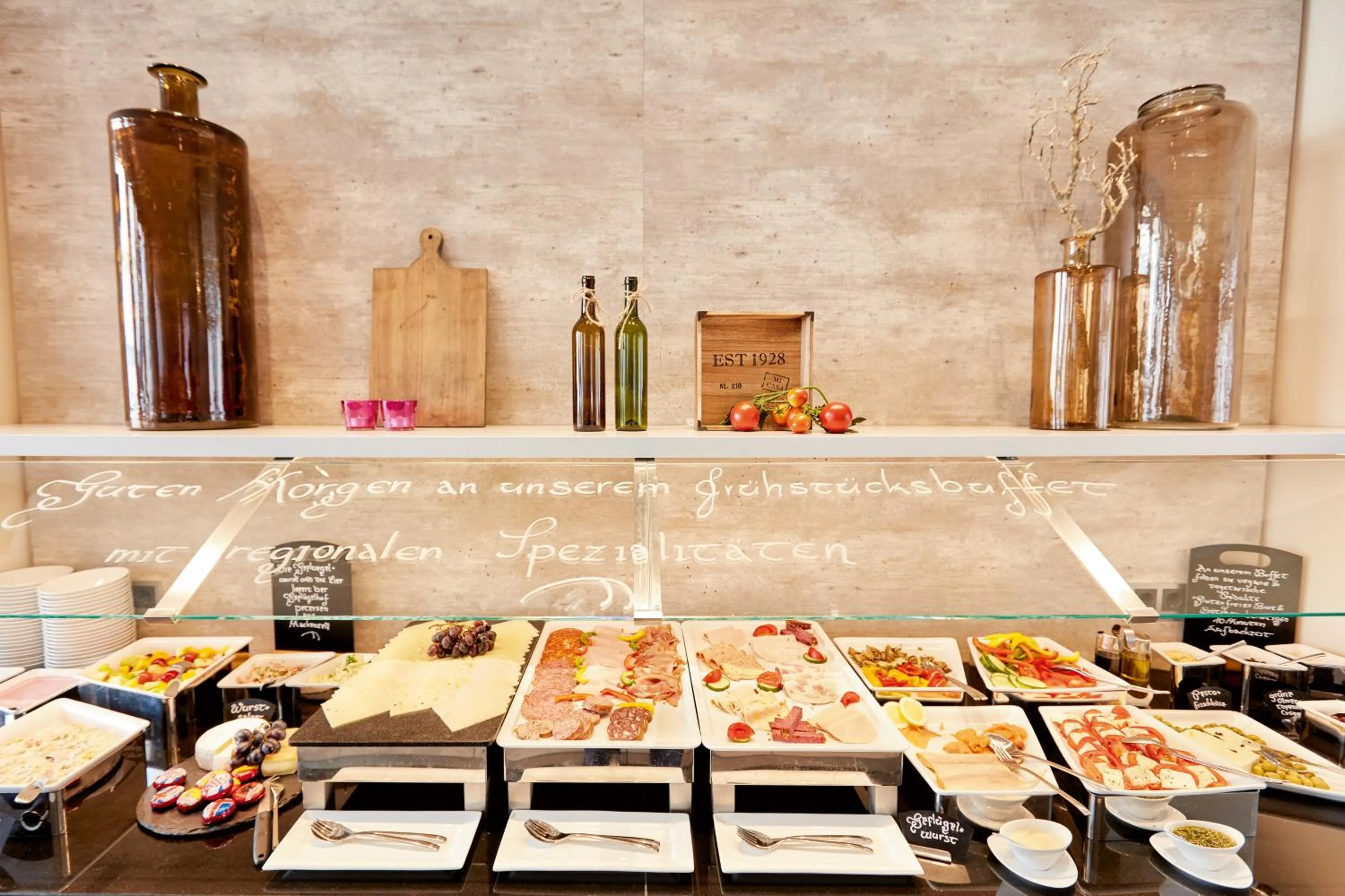 Buffet breakfast in Hotel Platzhirsch