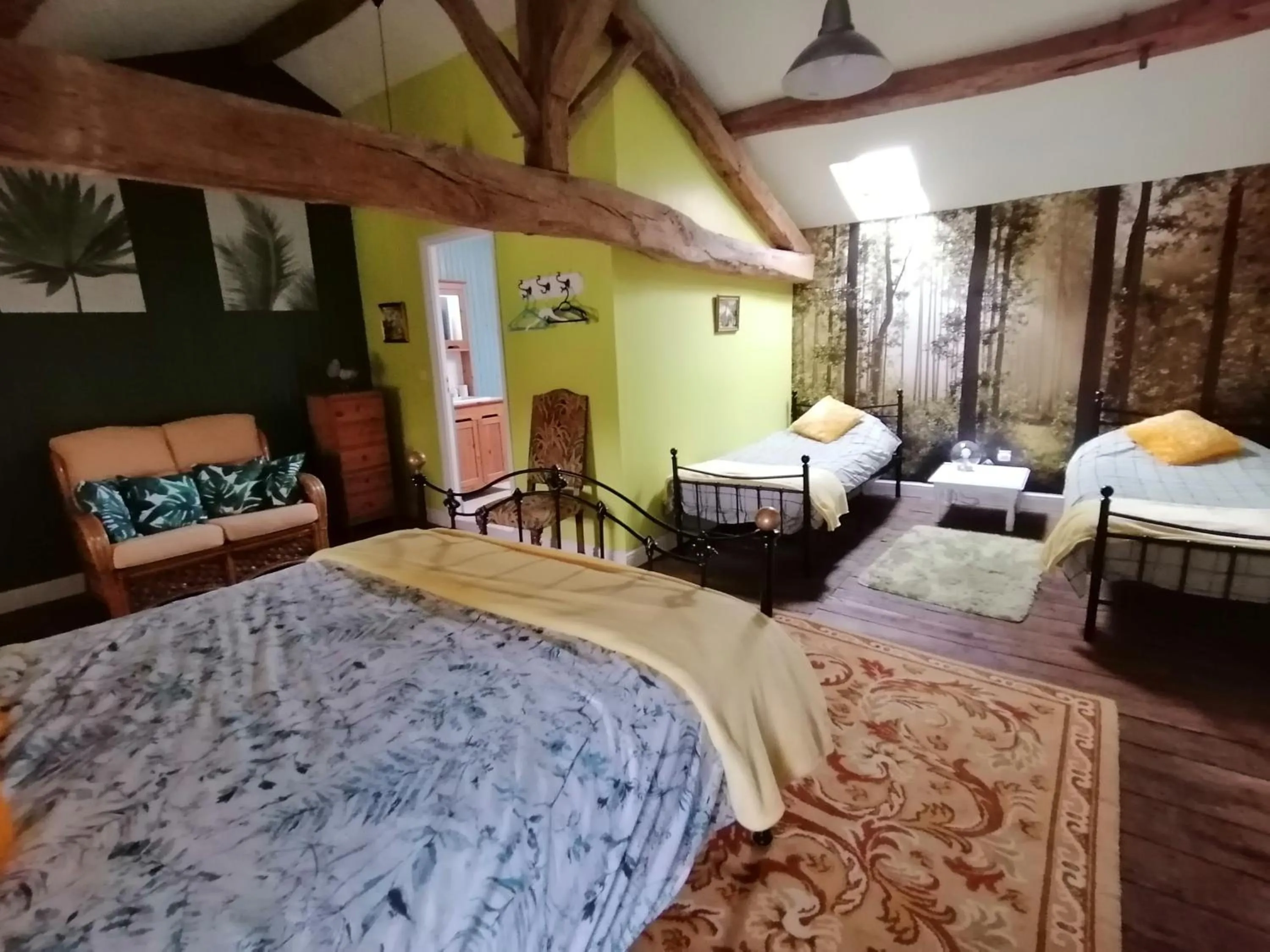 Photo of the whole room in Vingt Grand Rue