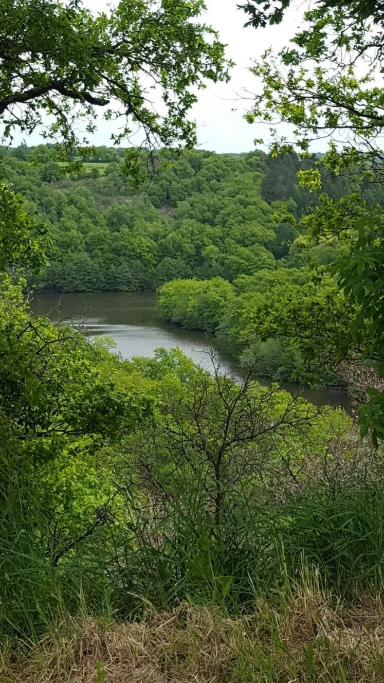 Nearby landmark in Vingt Grand Rue