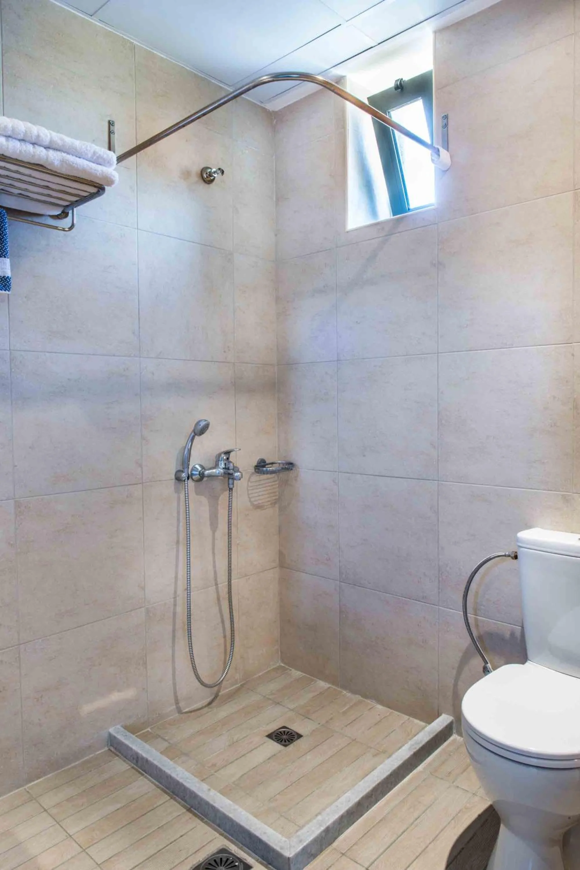 Shower in Gerona Mare Apartments
