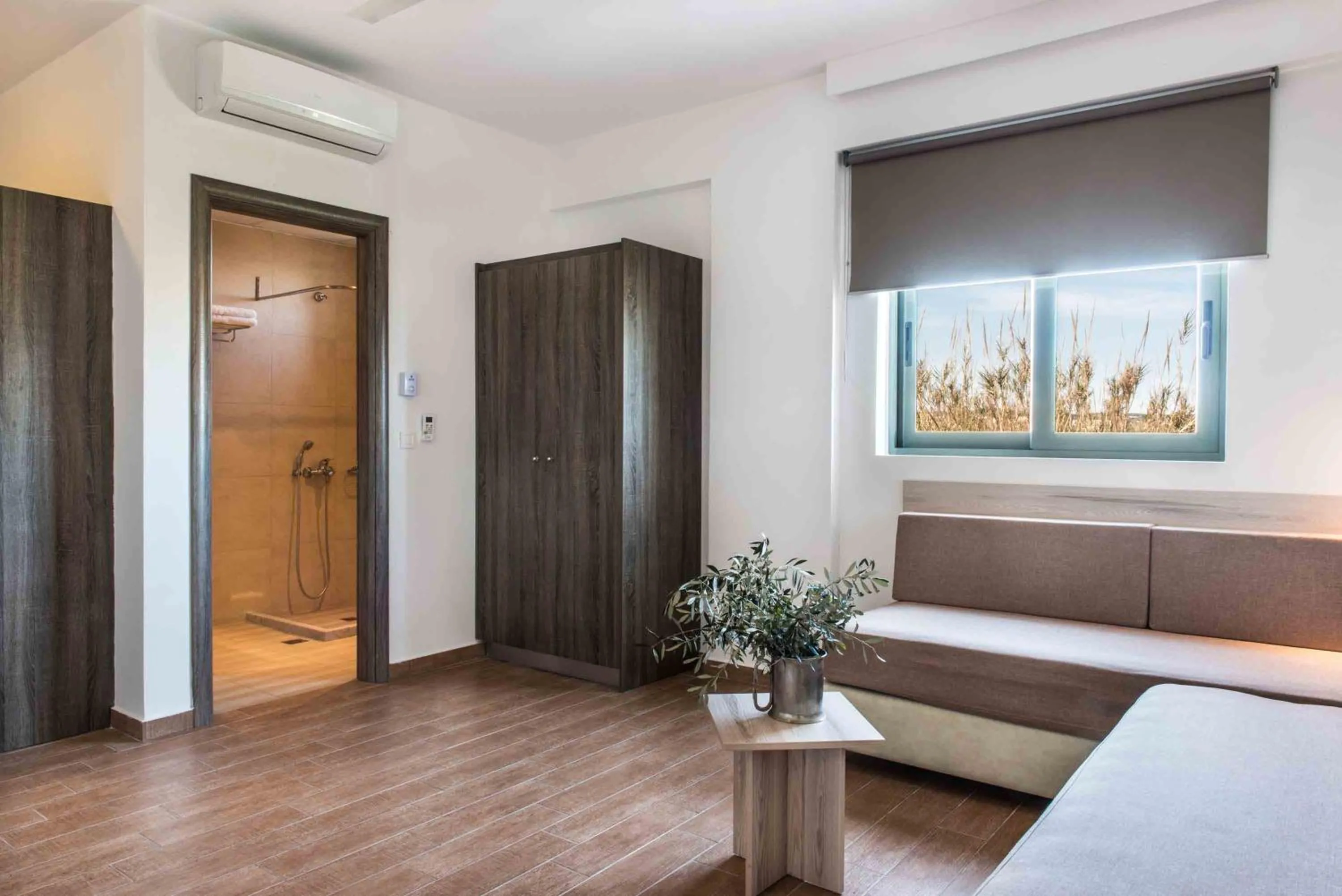 Living room, Bed in Gerona Mare Apartments