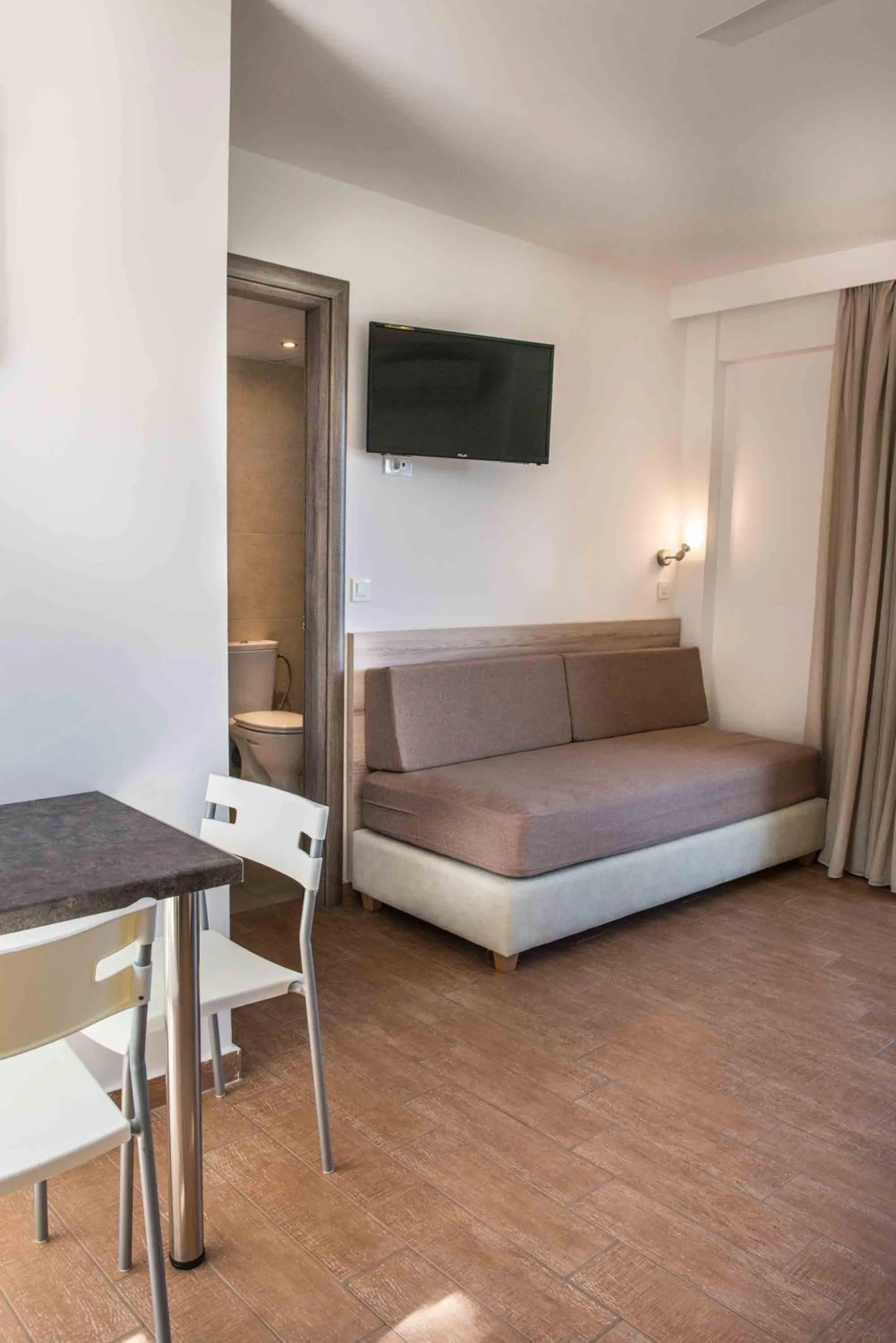 Living room, Bed in Gerona Mare Apartments