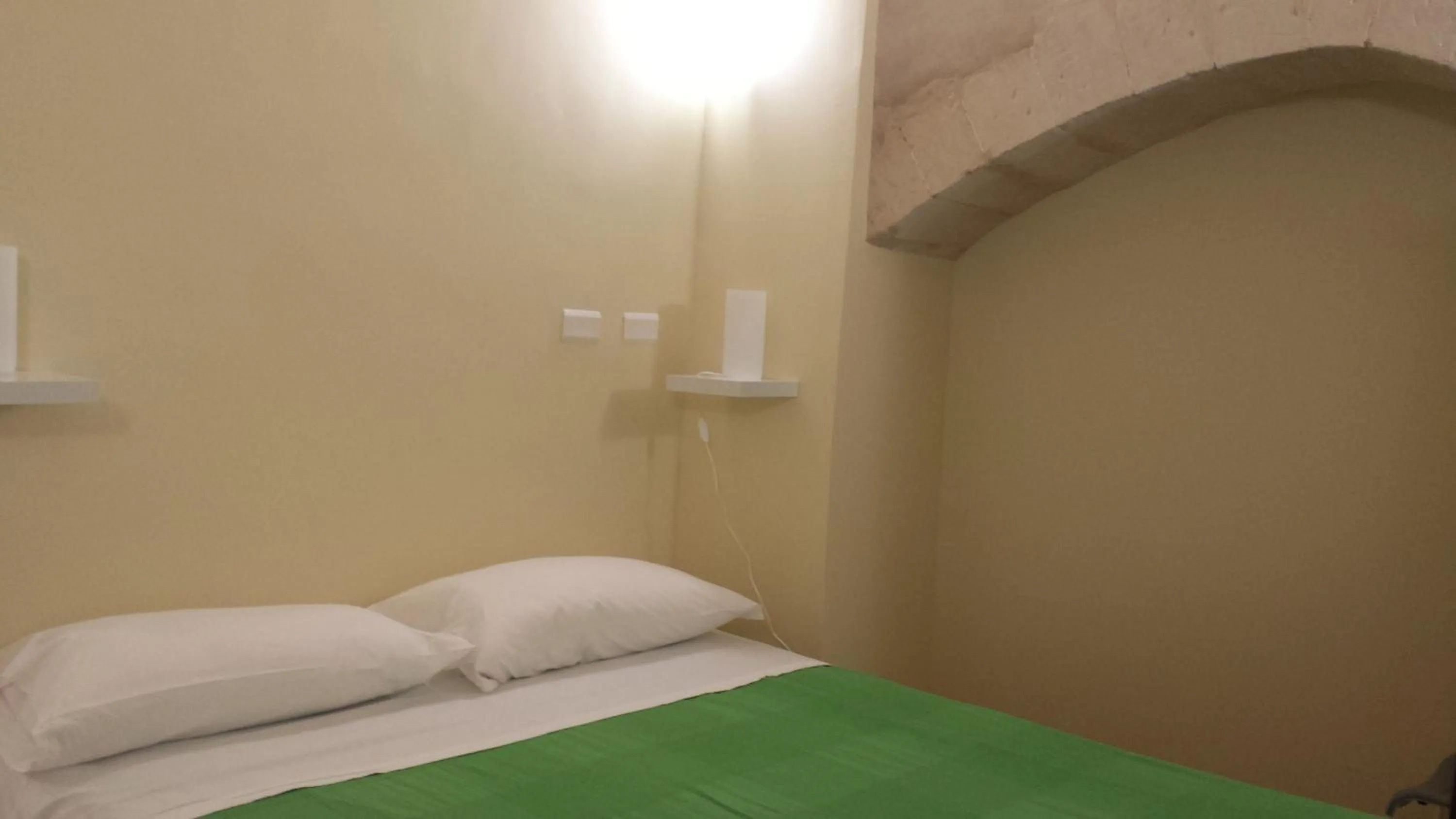 Bedroom, Bed in Beda Ragusa