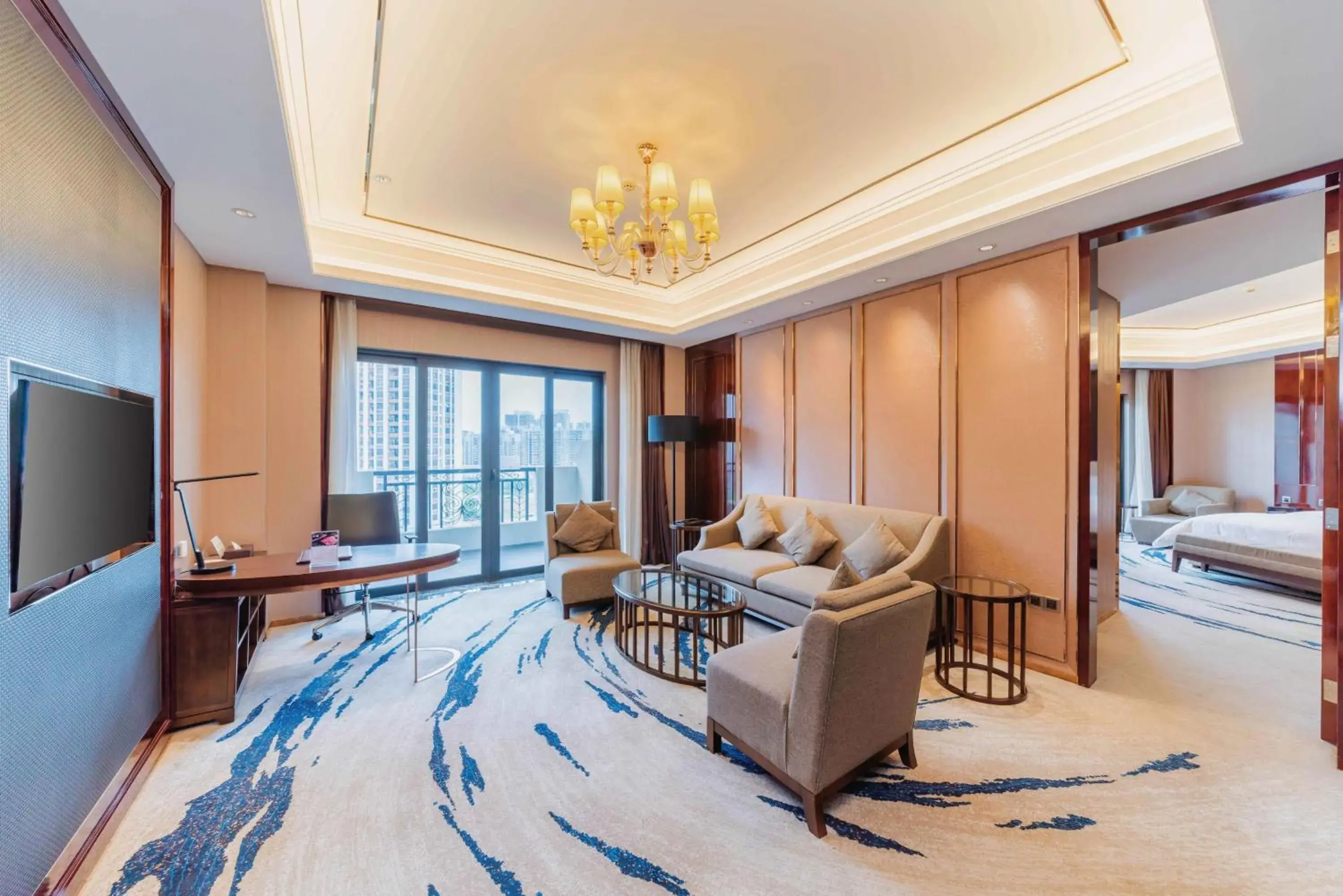 Deluxe King Suite with Lake View in Ramada By Wyndham Huizhou South Deluxe King Suite with Lake View in Ramada By Wyndham Huizhou South