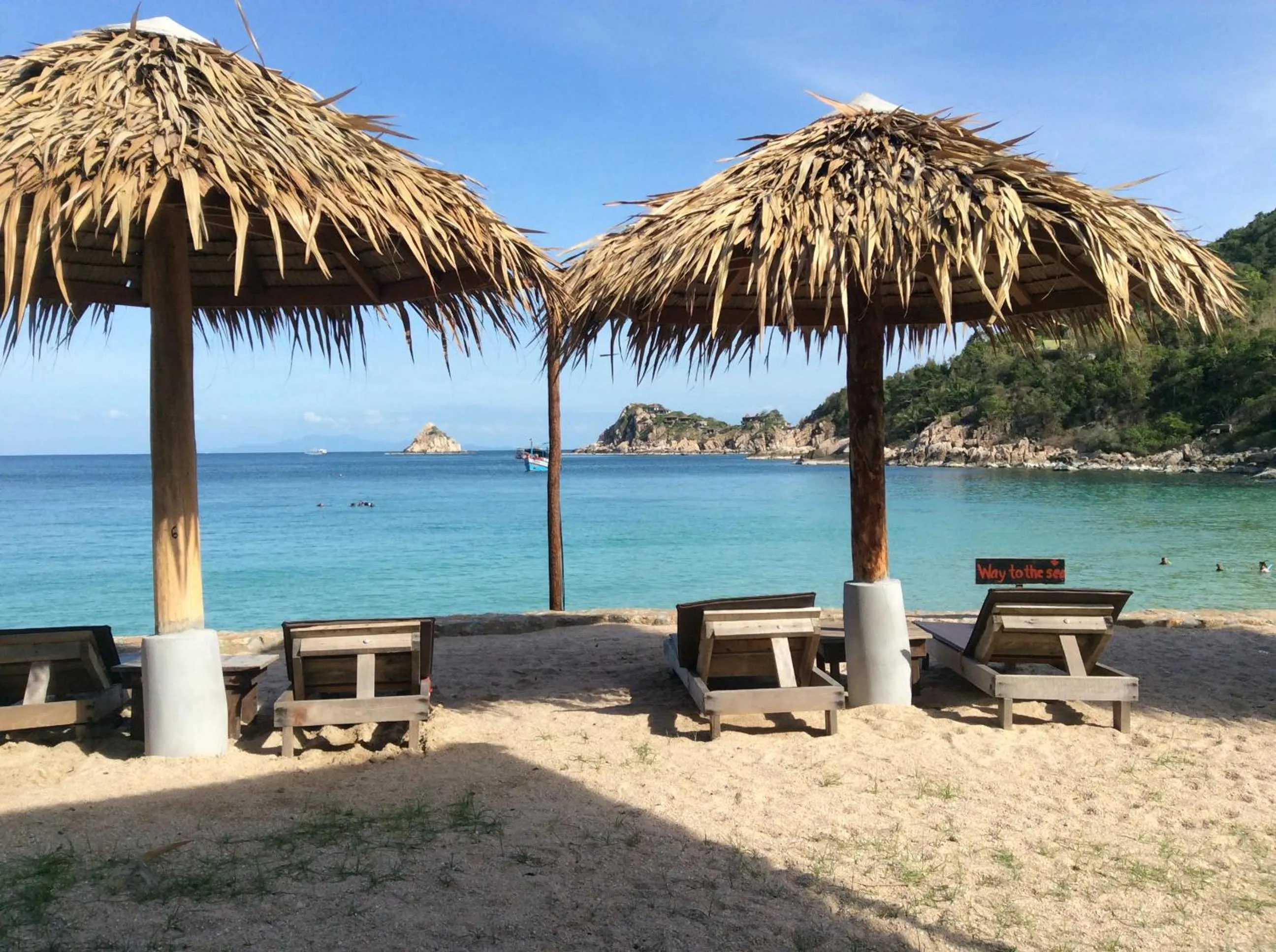 Restaurant/places to eat in Aow Leuk Grand Hill