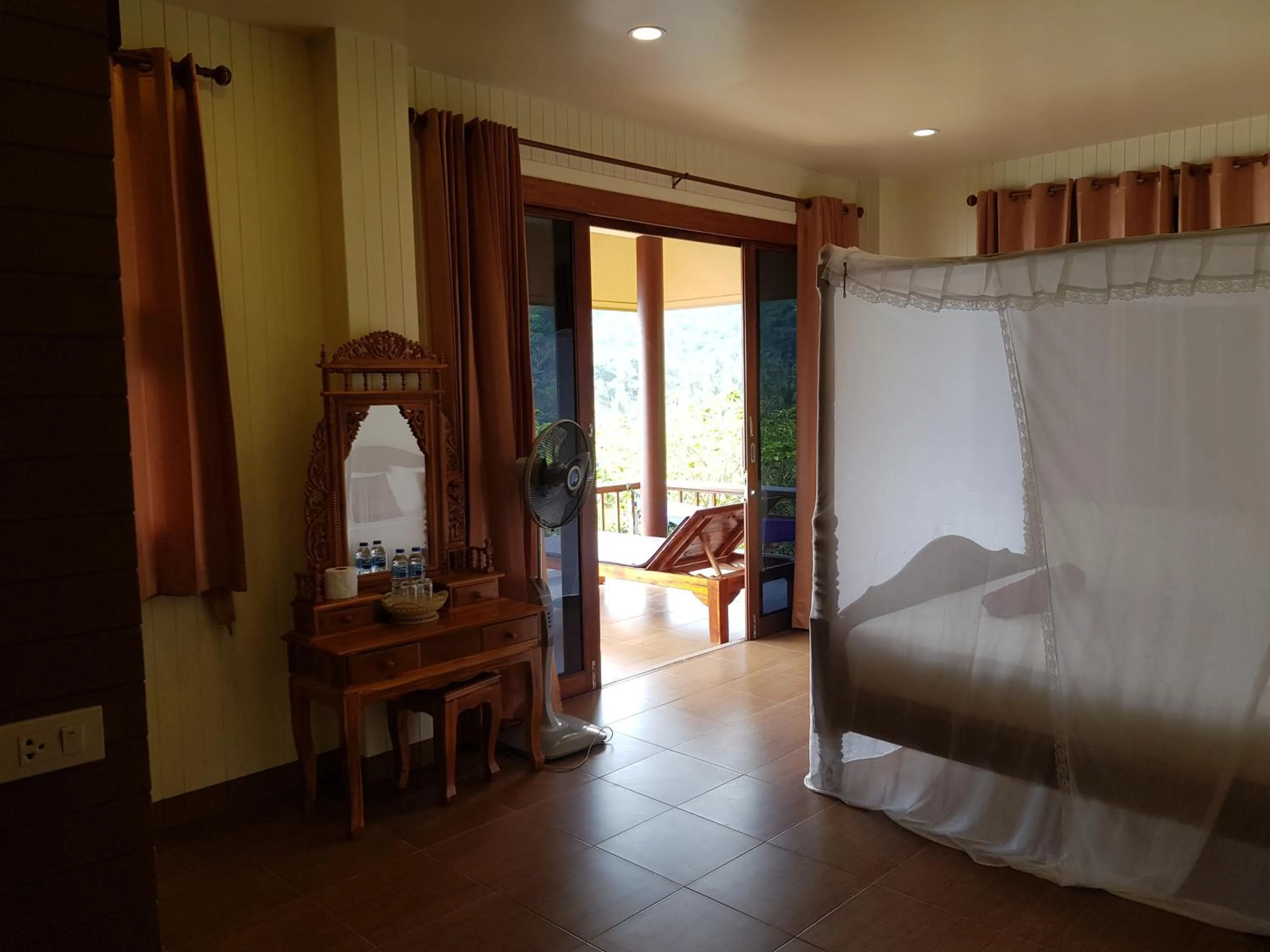 Bathroom, Bed in Aow Leuk Grand Hill