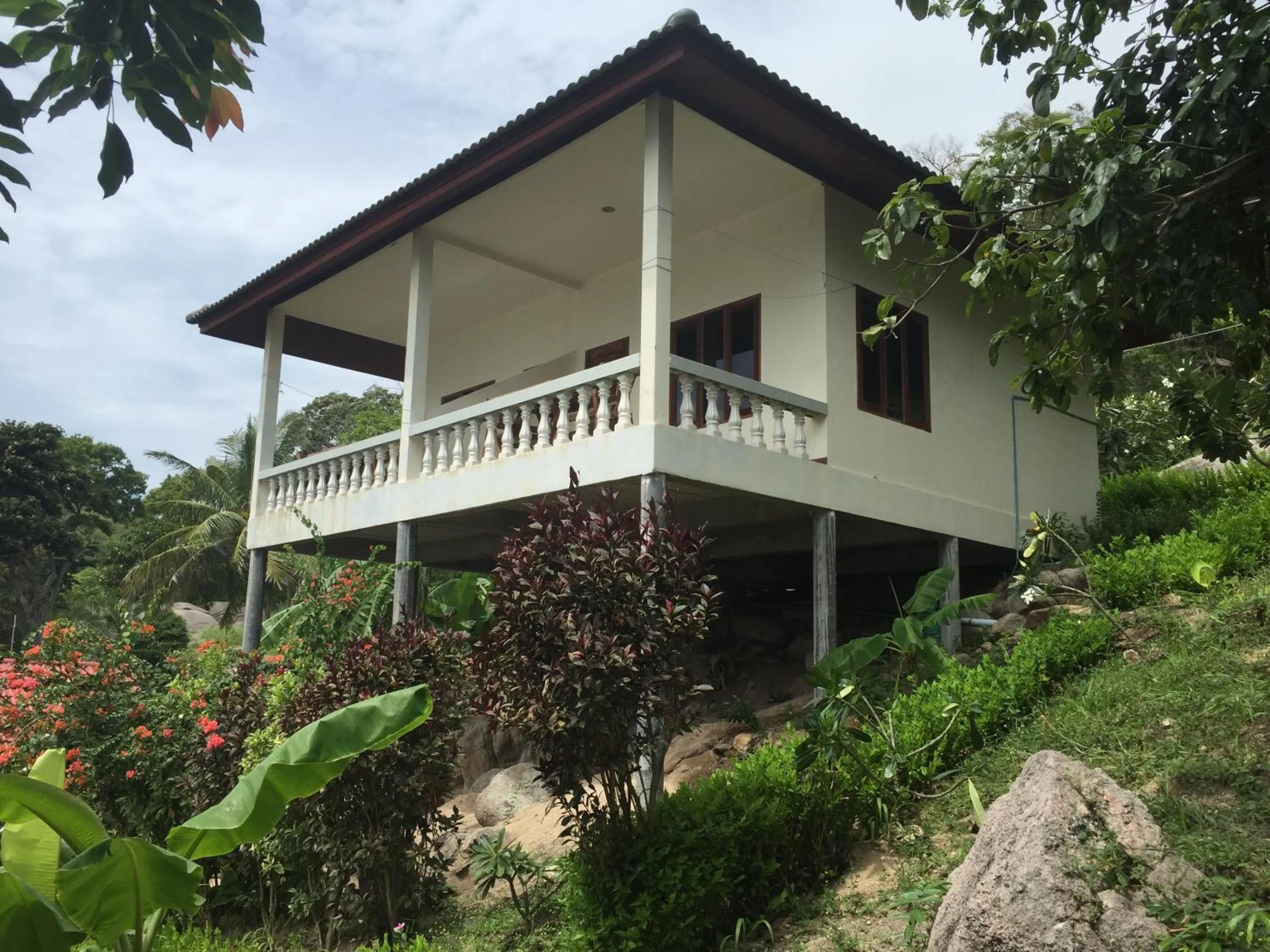 Property building in Aow Leuk Grand Hill