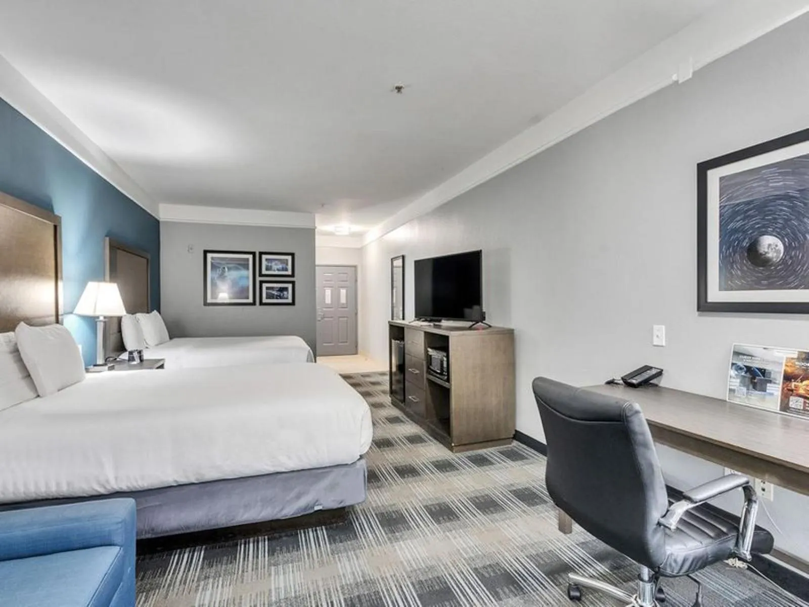 Bedroom, Bed in Platinum Inn & Suites Webster