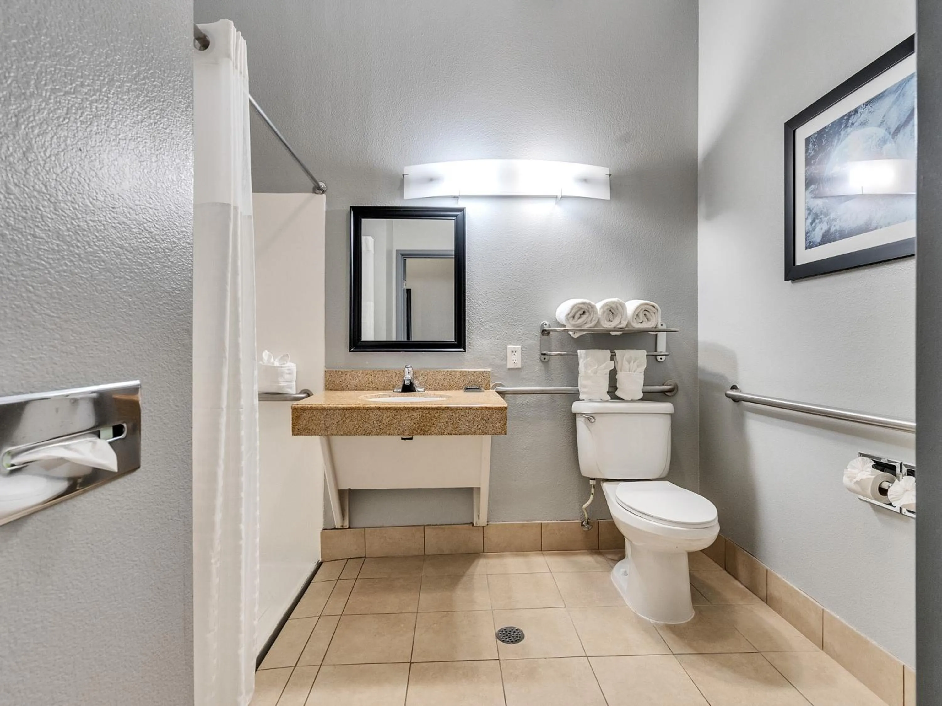 Bathroom in Platinum Inn & Suites Webster