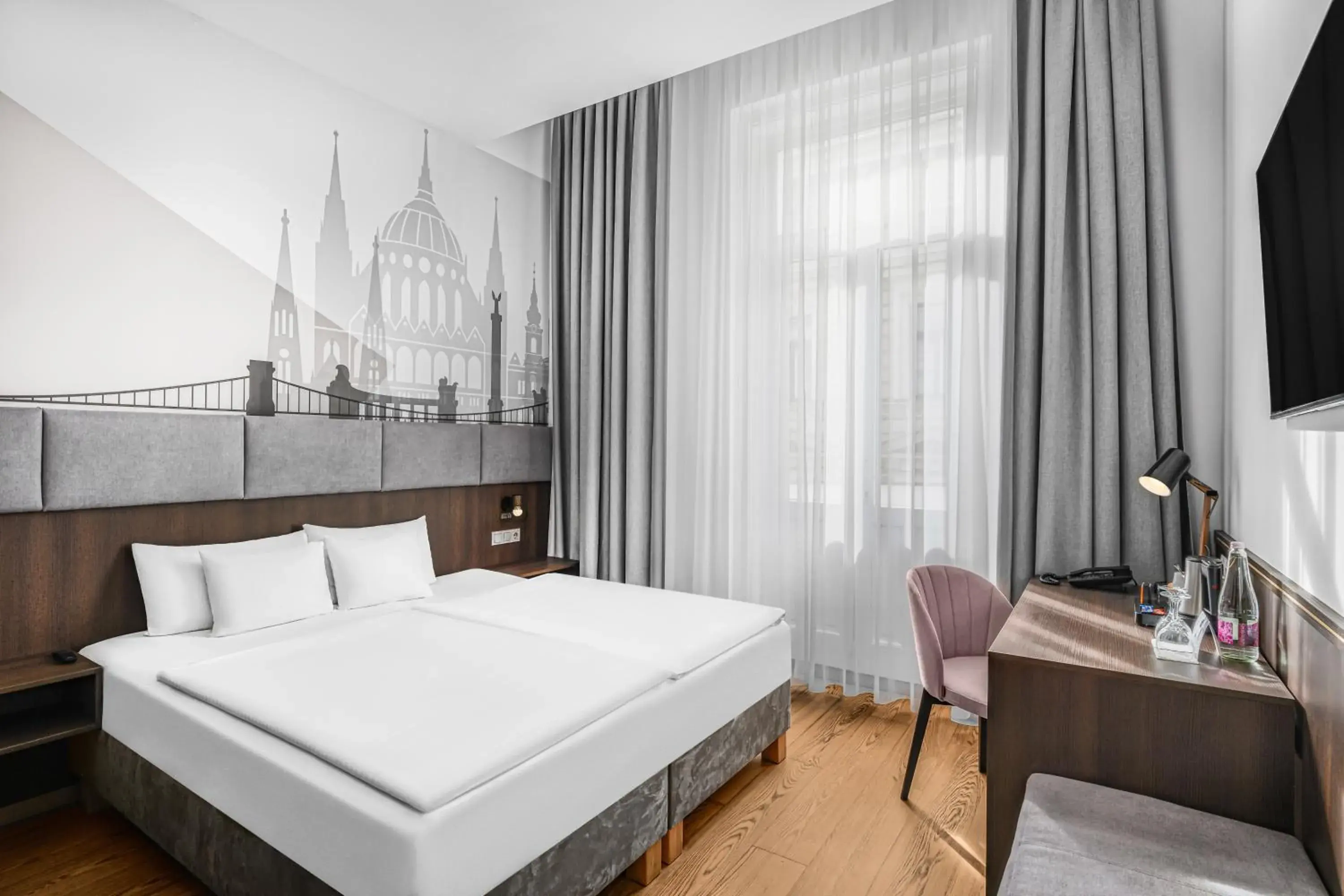 Superior Double Room in 12 Revay Hotel Superior Double Room in 12 Revay Hotel