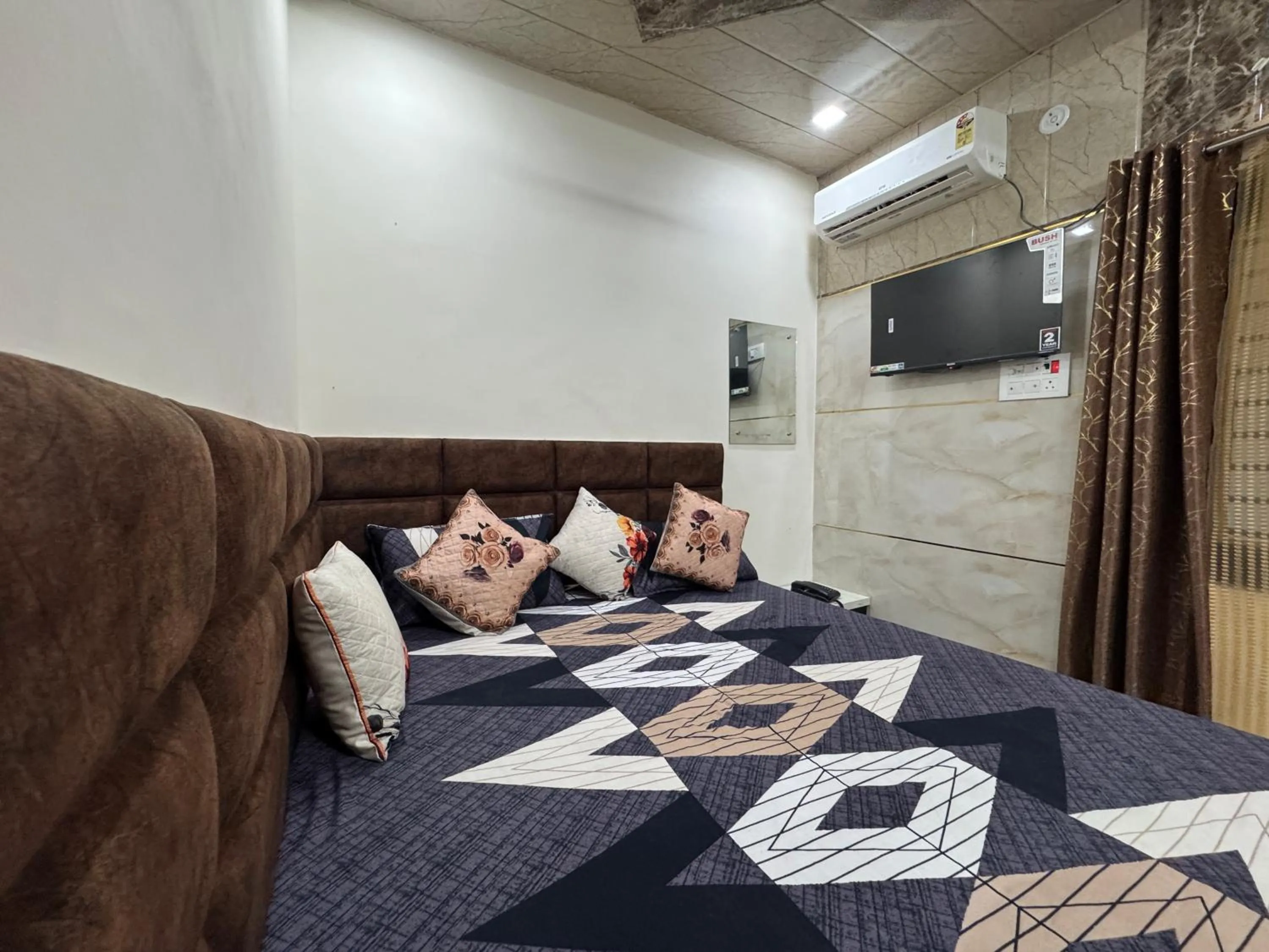 Bed in The Kwality Residency