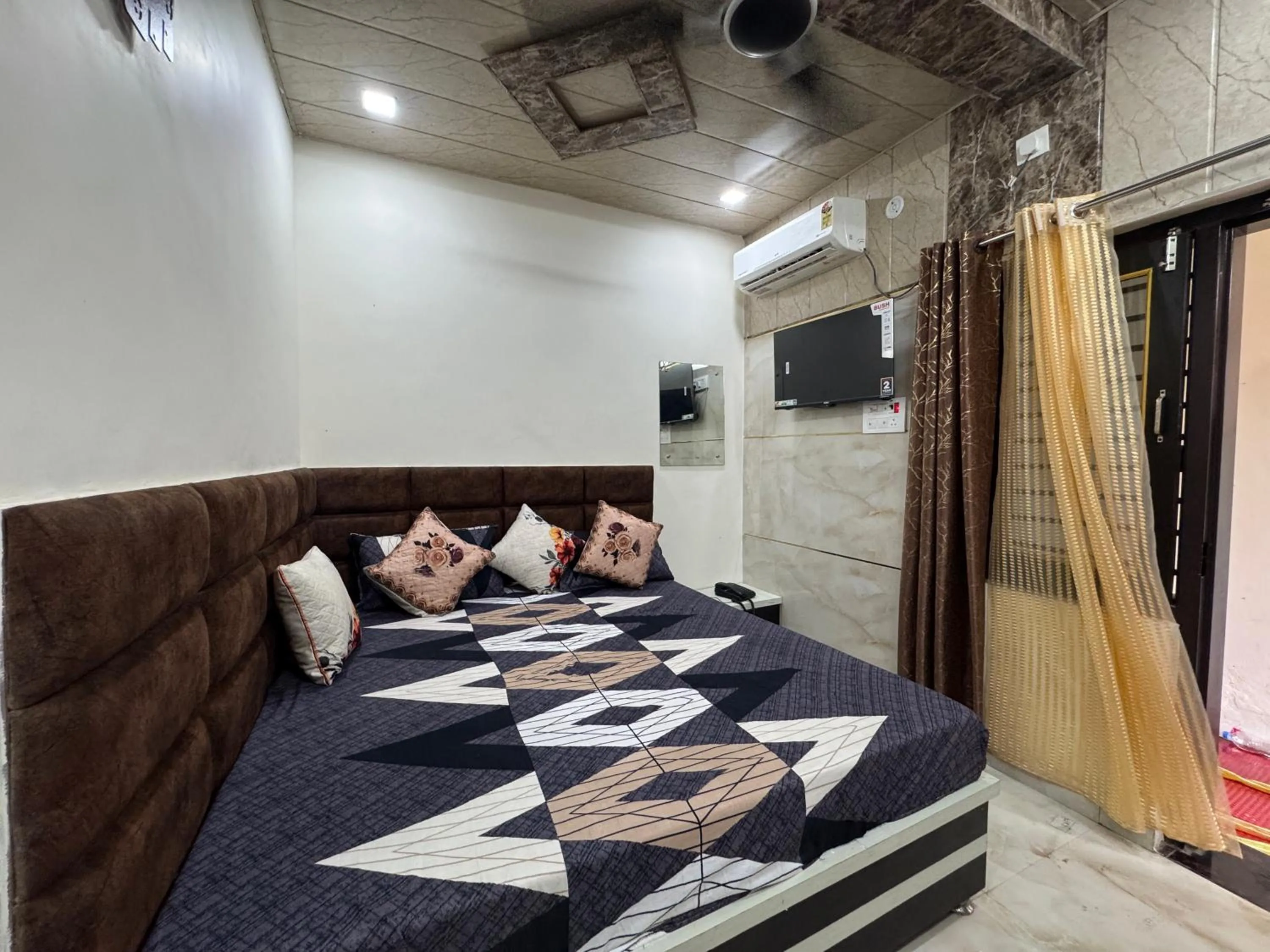 Bedroom, Bed in The Kwality Residency