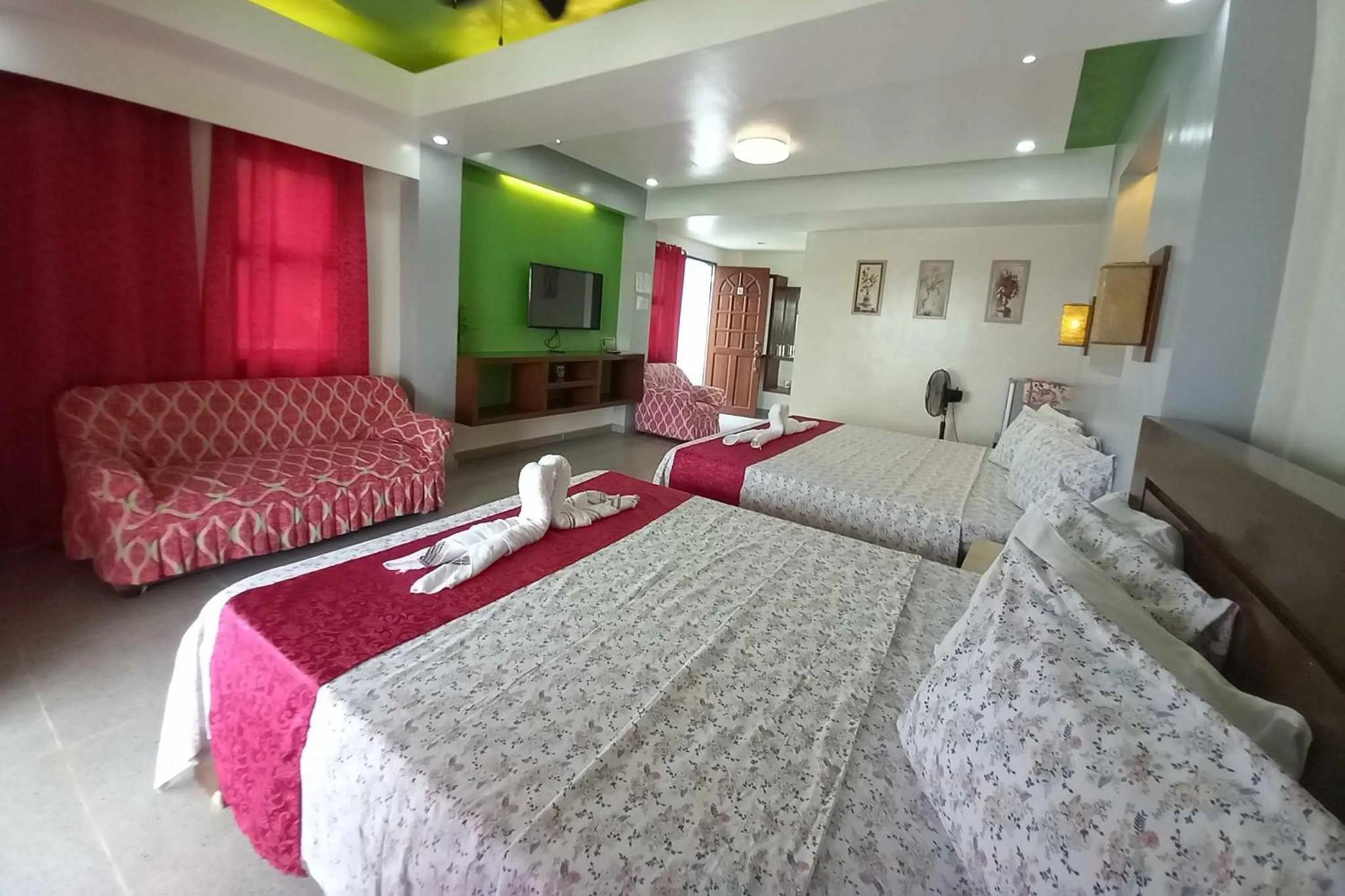 Bed in Bellevue Resort Puerto Galera