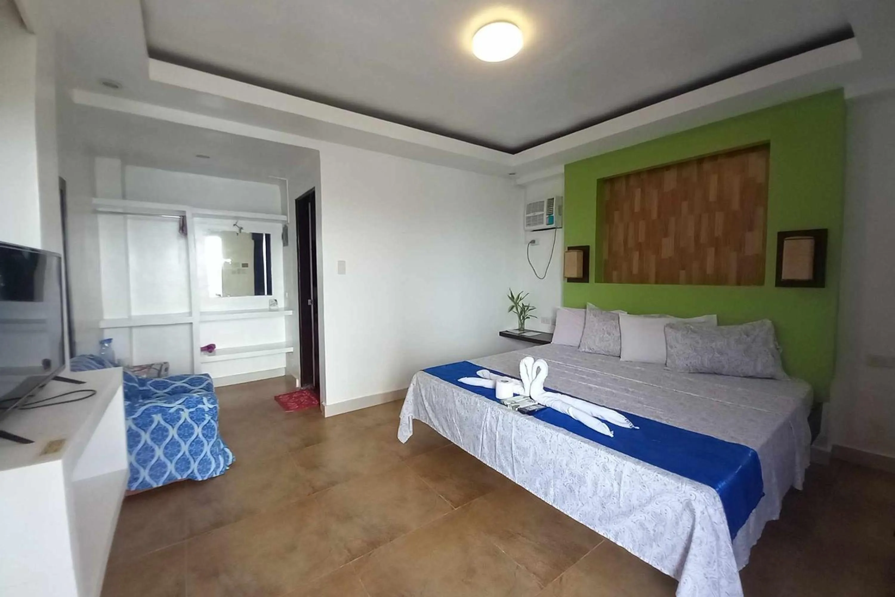 Bed in Bellevue Resort Puerto Galera