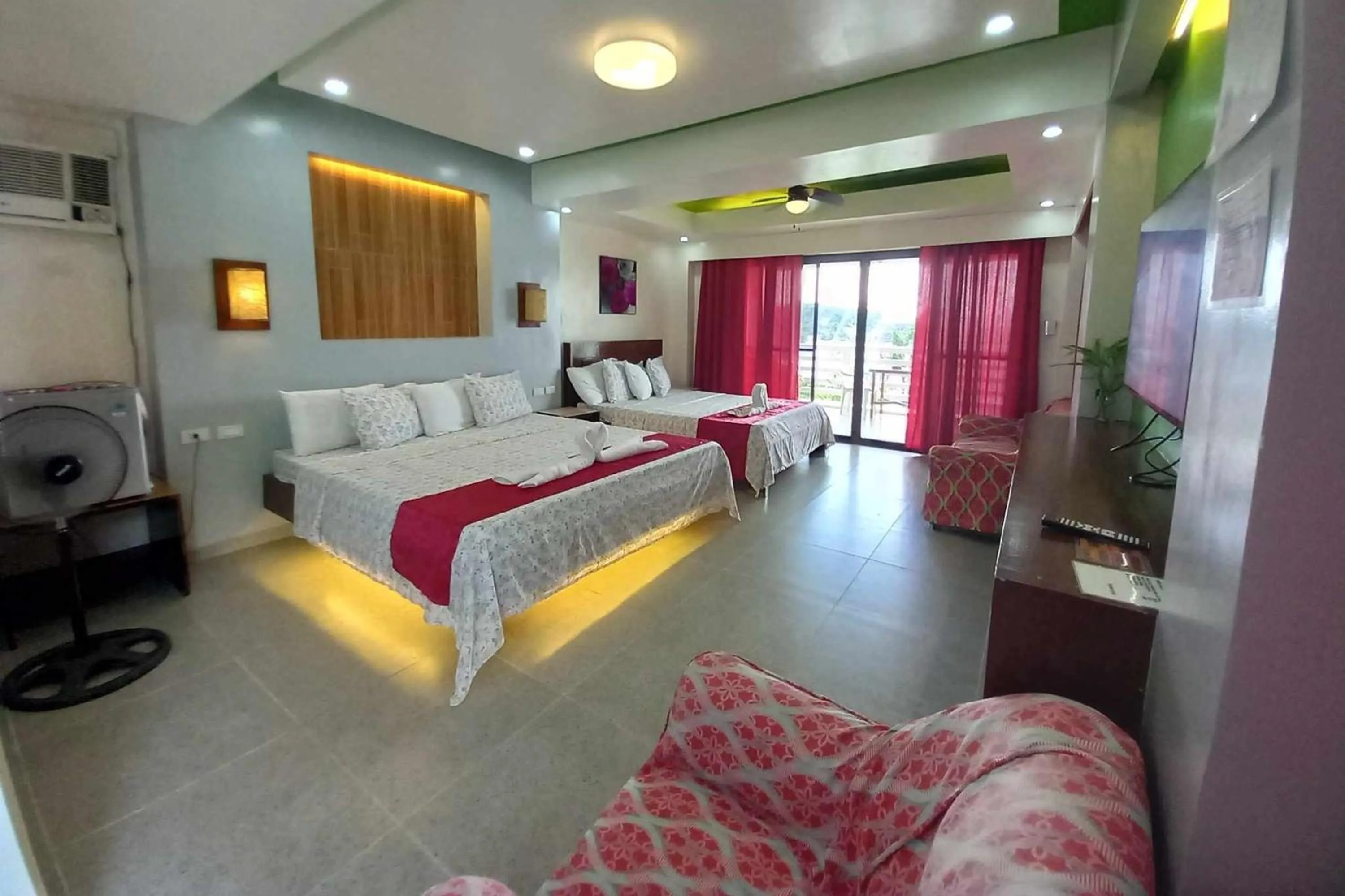 Bed in Bellevue Resort Puerto Galera