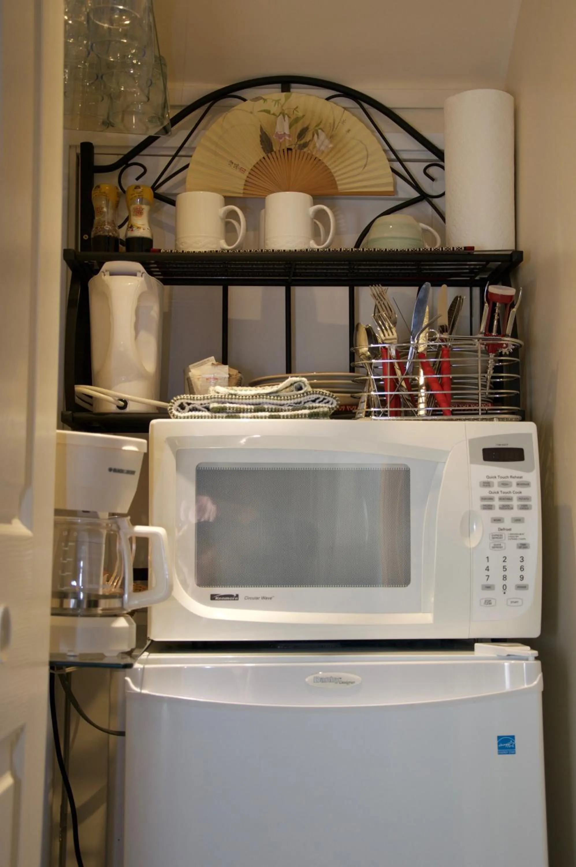 Kitchen or kitchenette in Enchanter Ocean View Suites