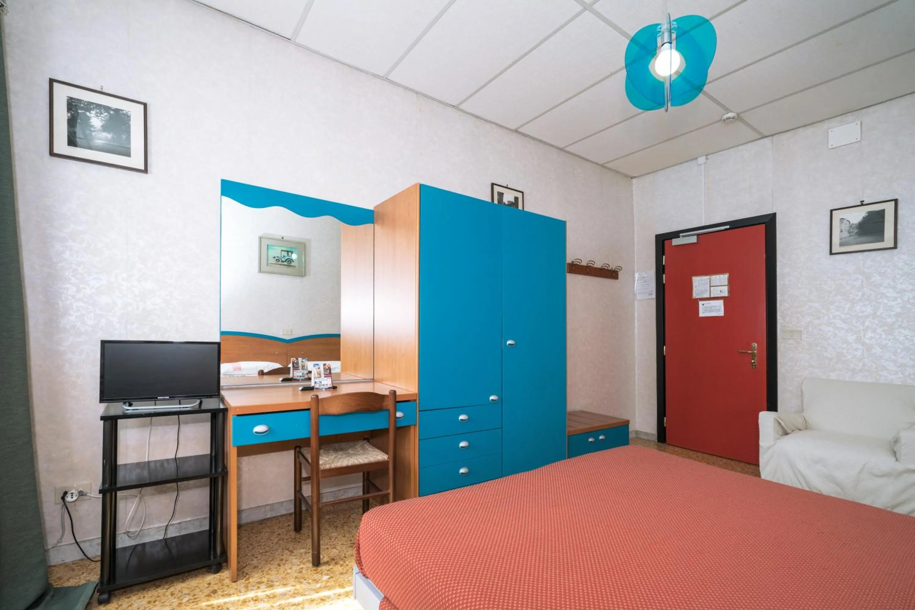 TV and multimedia, Bed in Hotel Ristorante Stella