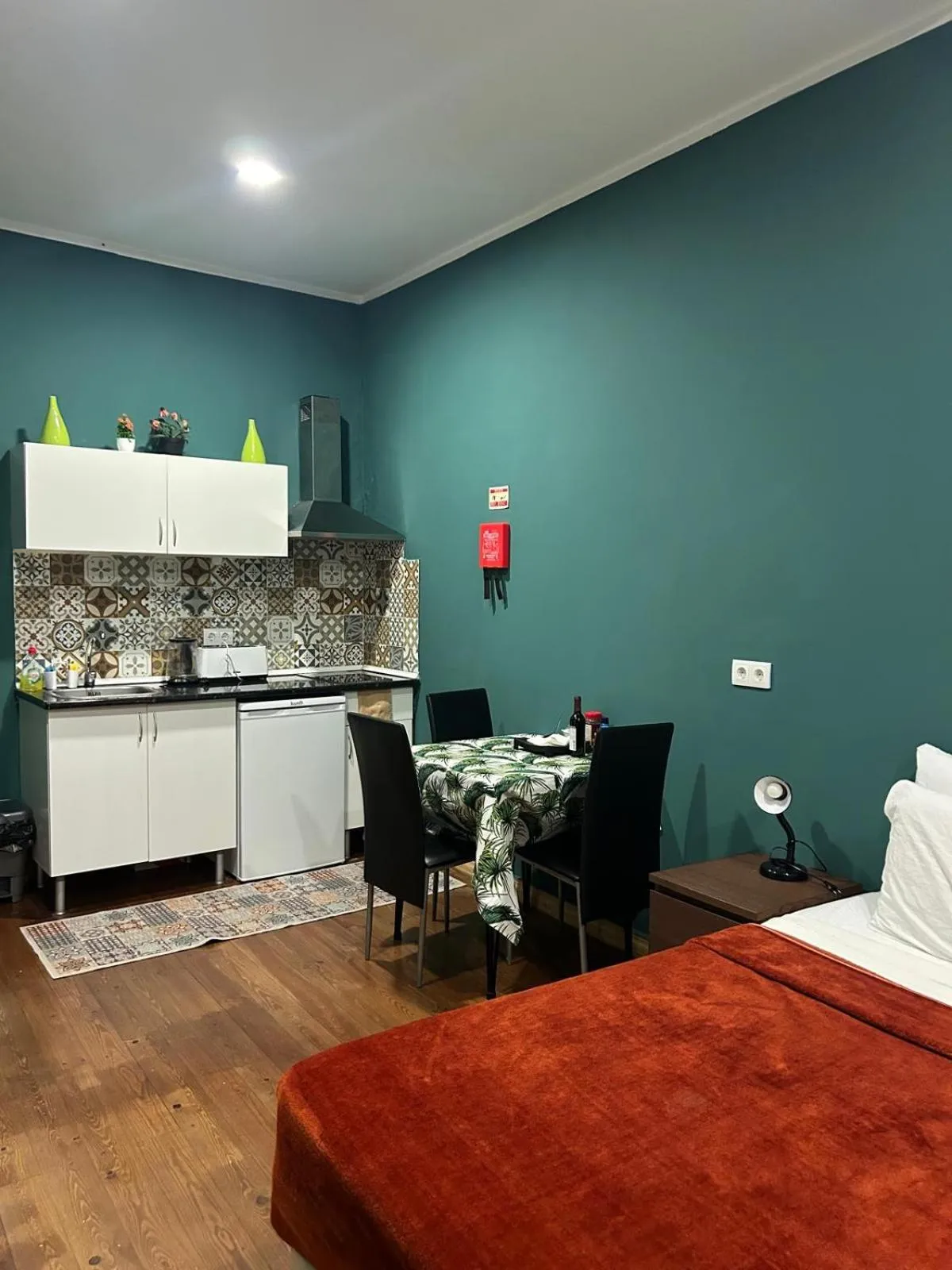 Kitchen or kitchenette in Sao Jorge Apartments & Suites