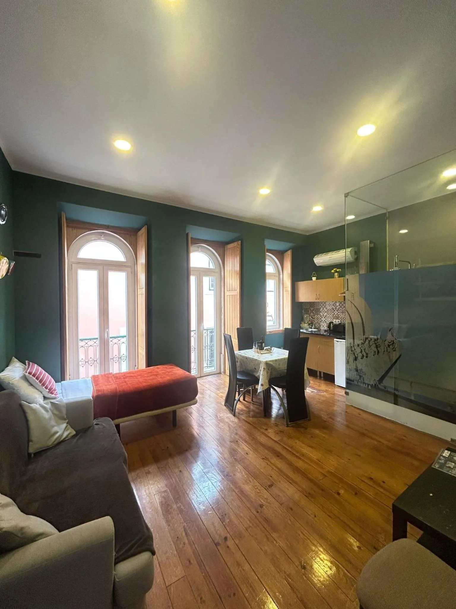 Kitchen or kitchenette in Sao Jorge Apartments & Suites