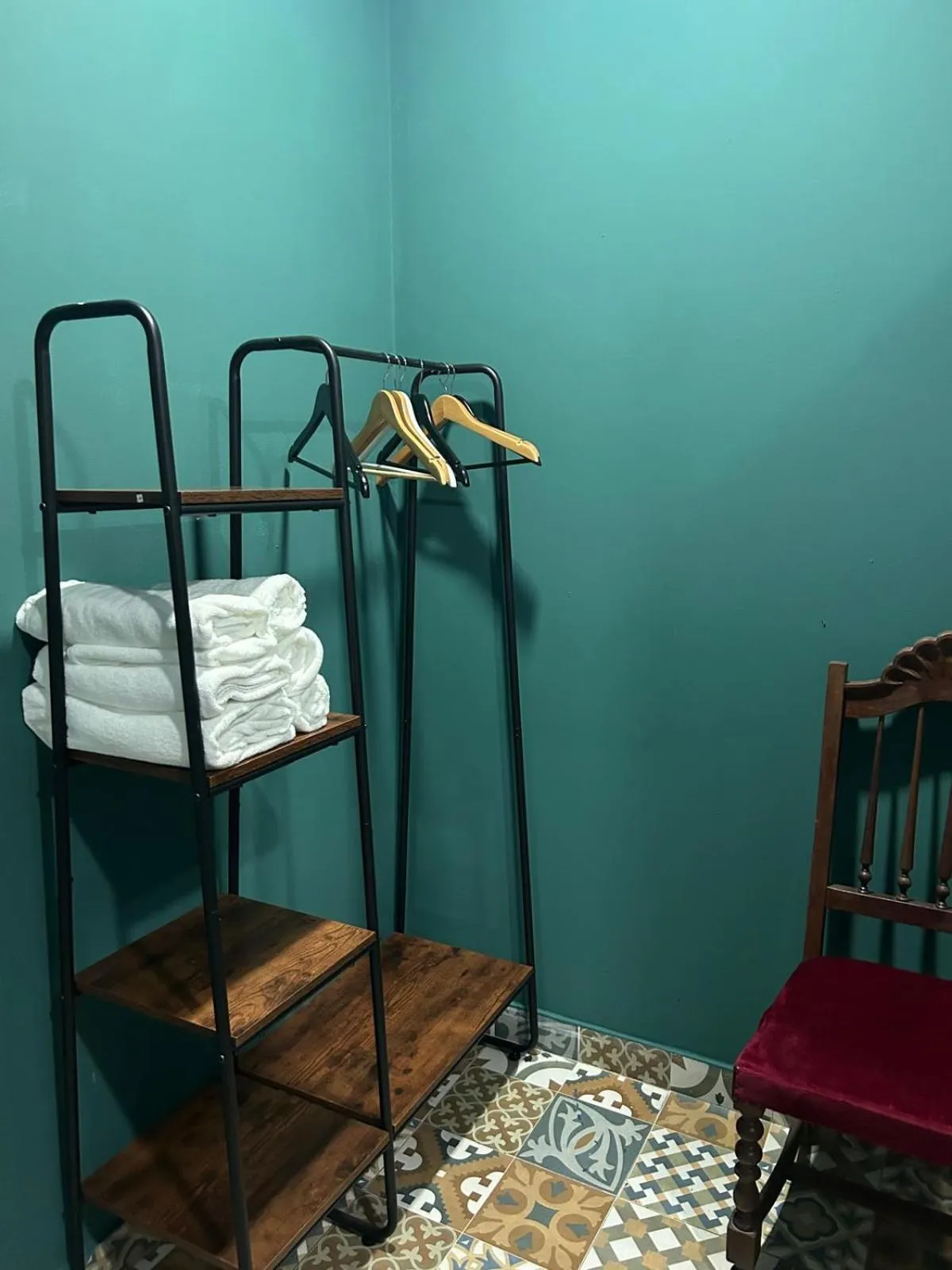 wardrobe, Bed in Sao Jorge Apartments & Suites