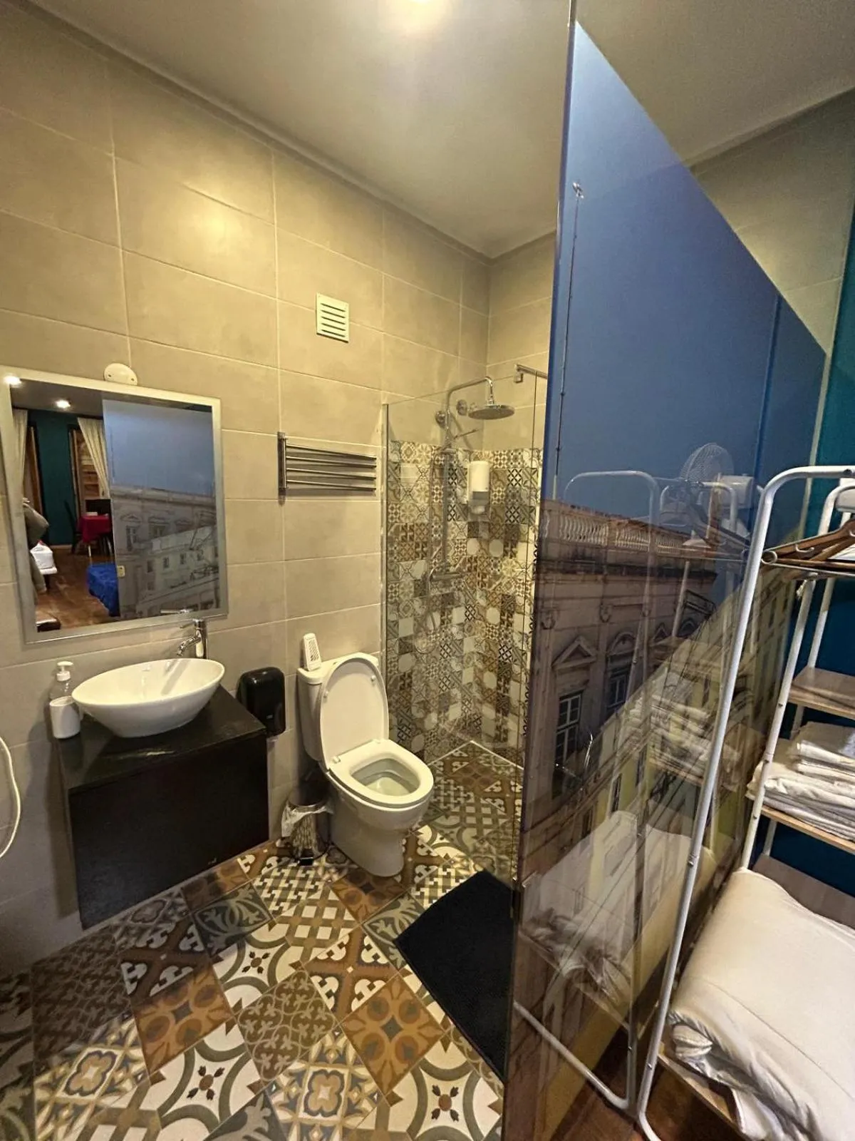 Shower in Sao Jorge Apartments & Suites