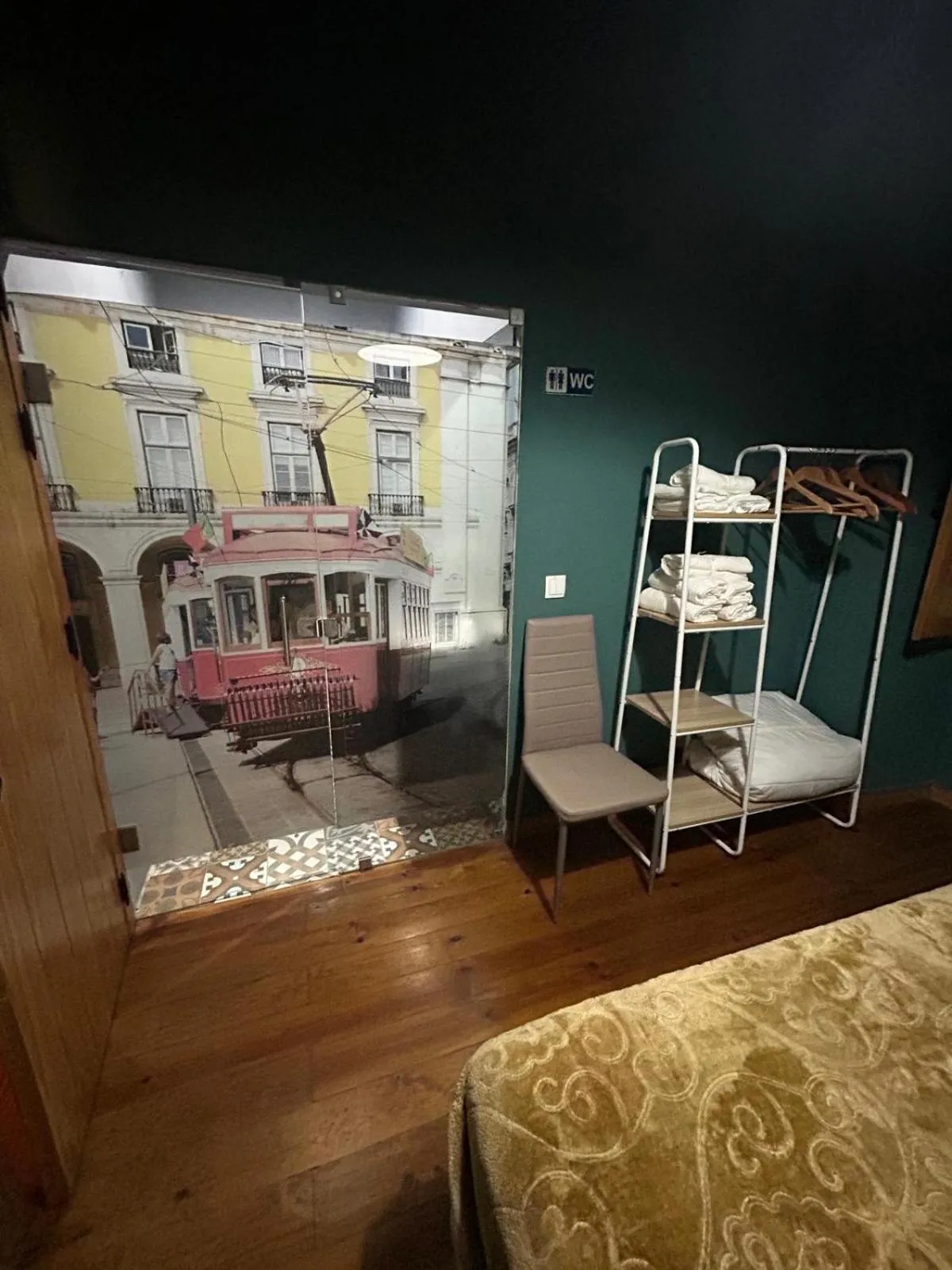 Toilet, Bed in Sao Jorge Apartments & Suites