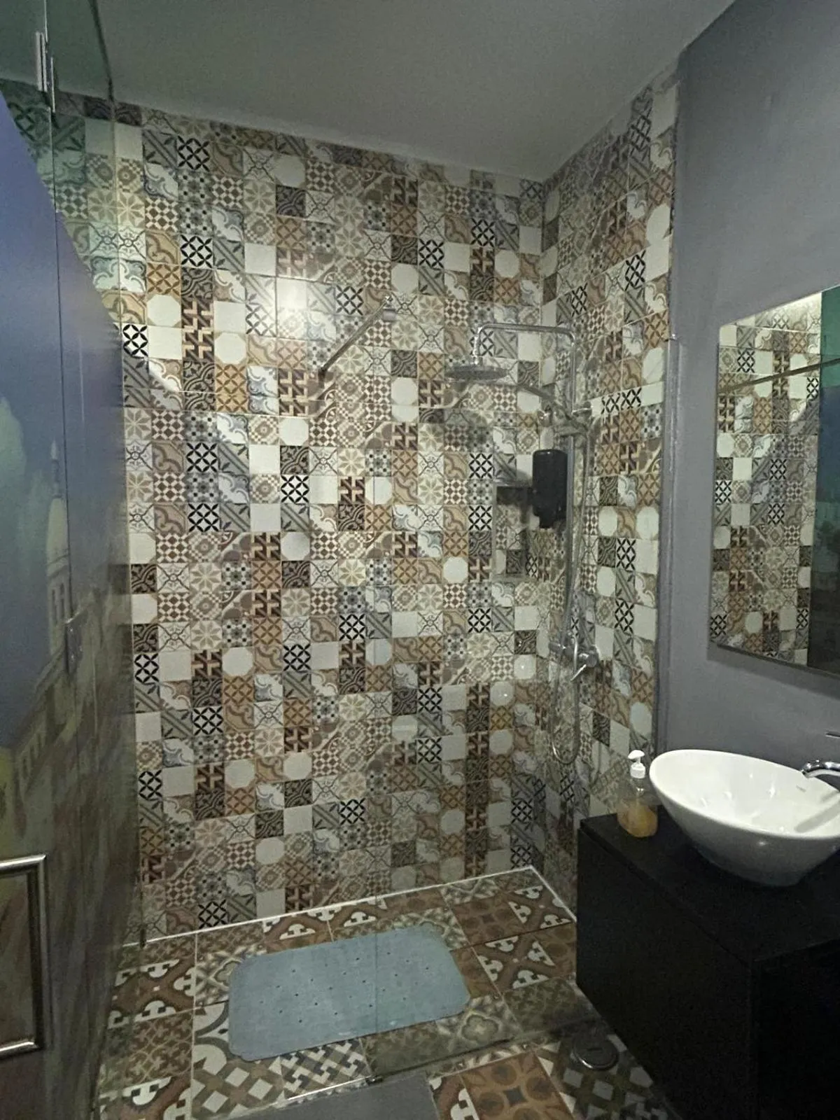 Shower in Sao Jorge Apartments & Suites