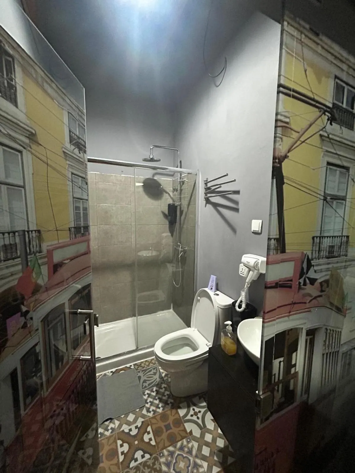 Toilet in Sao Jorge Apartments & Suites