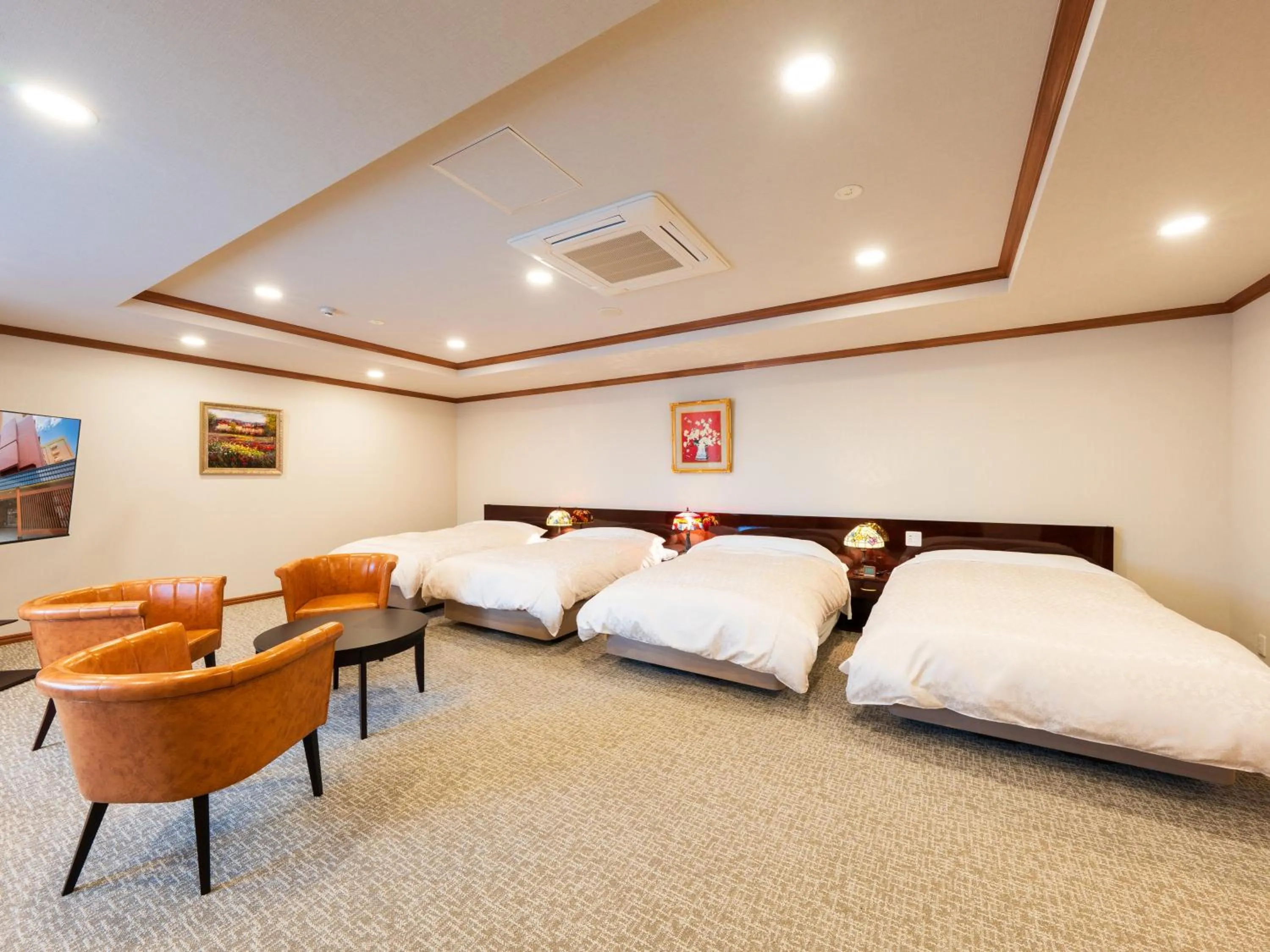 Photo of the whole room, Bed in BeppuOnsen Hotel Sansenkaku