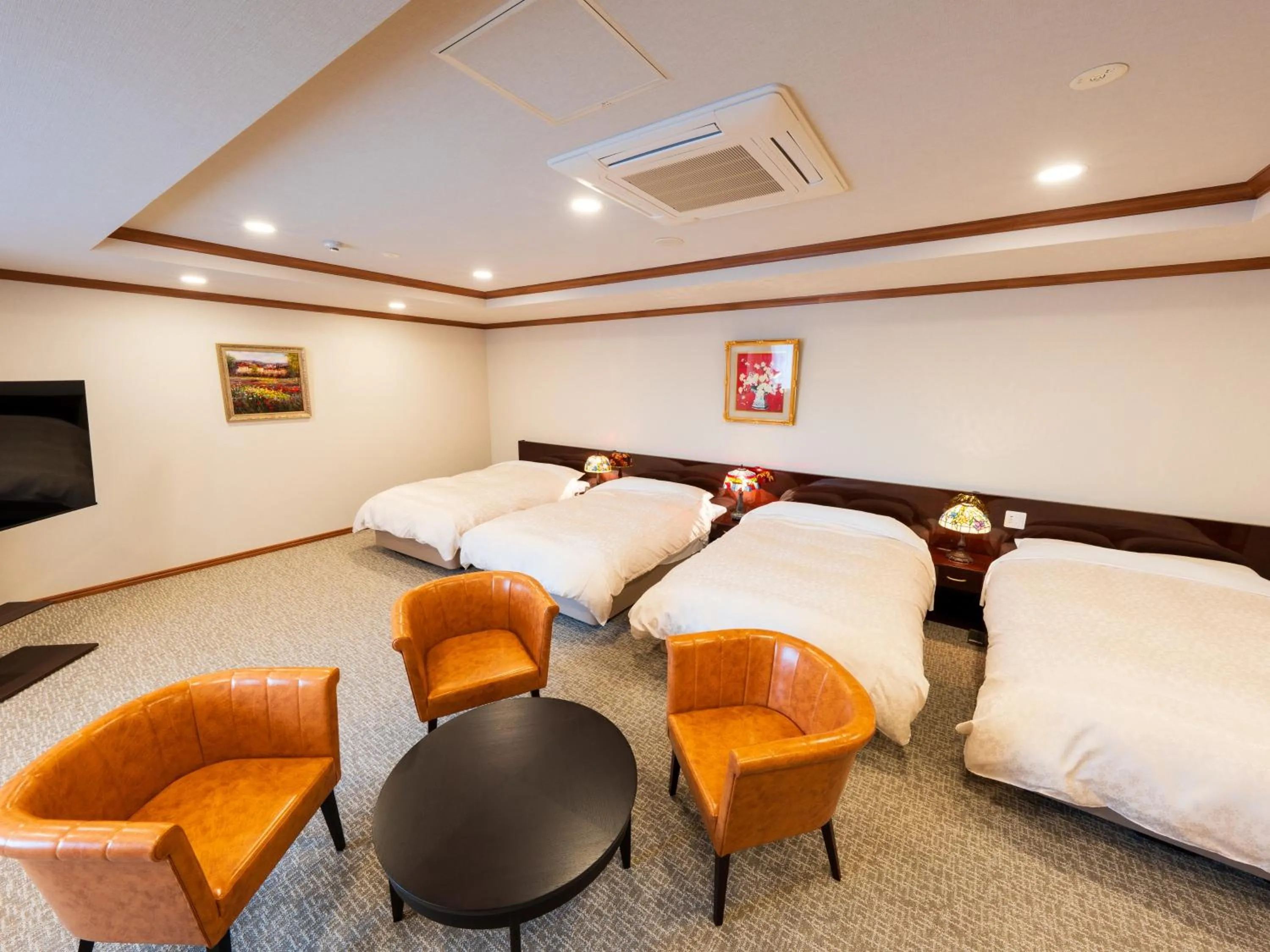 Photo of the whole room, Bed in BeppuOnsen Hotel Sansenkaku