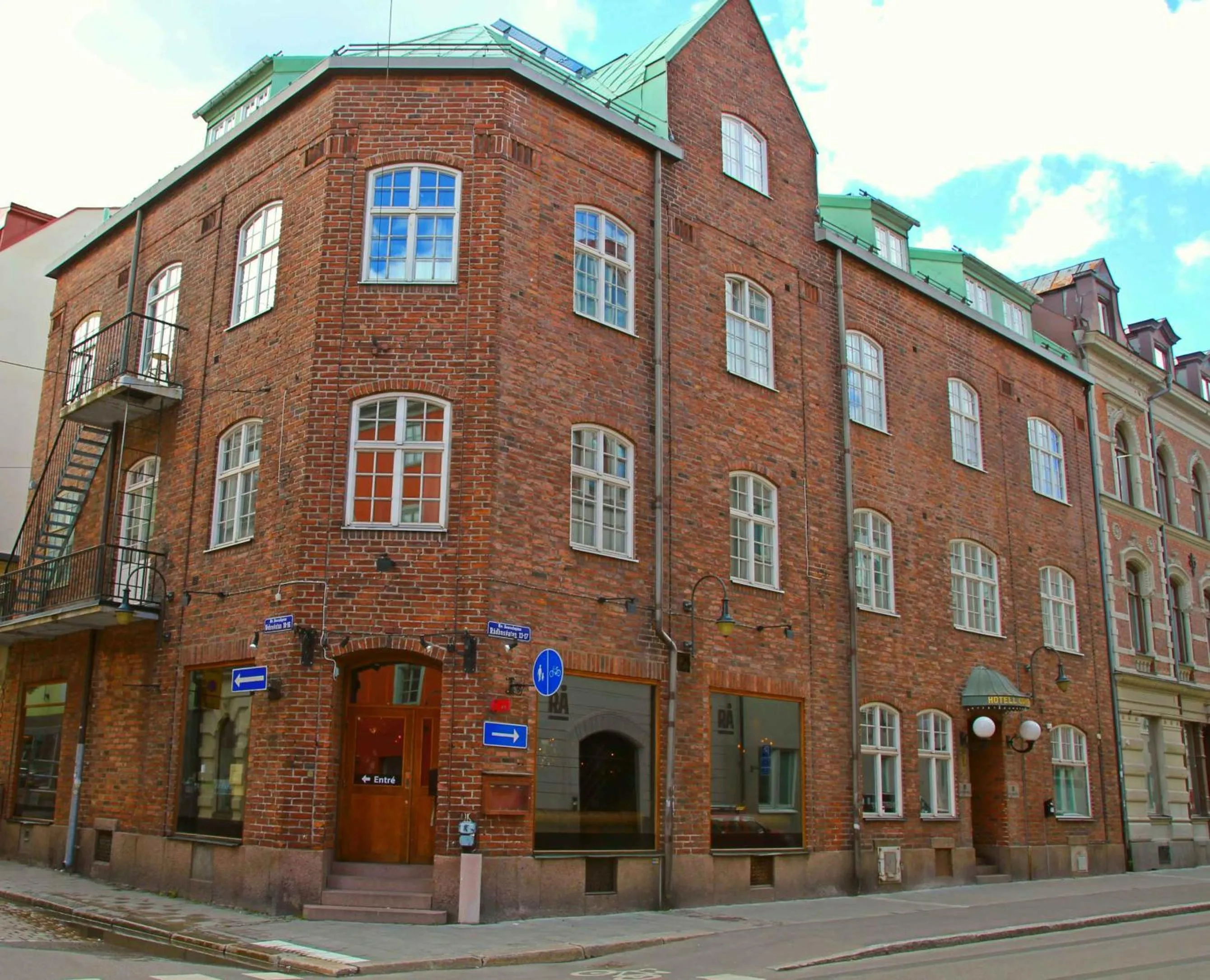 Facade/entrance in Continental Apartment Hotel Sundsvall