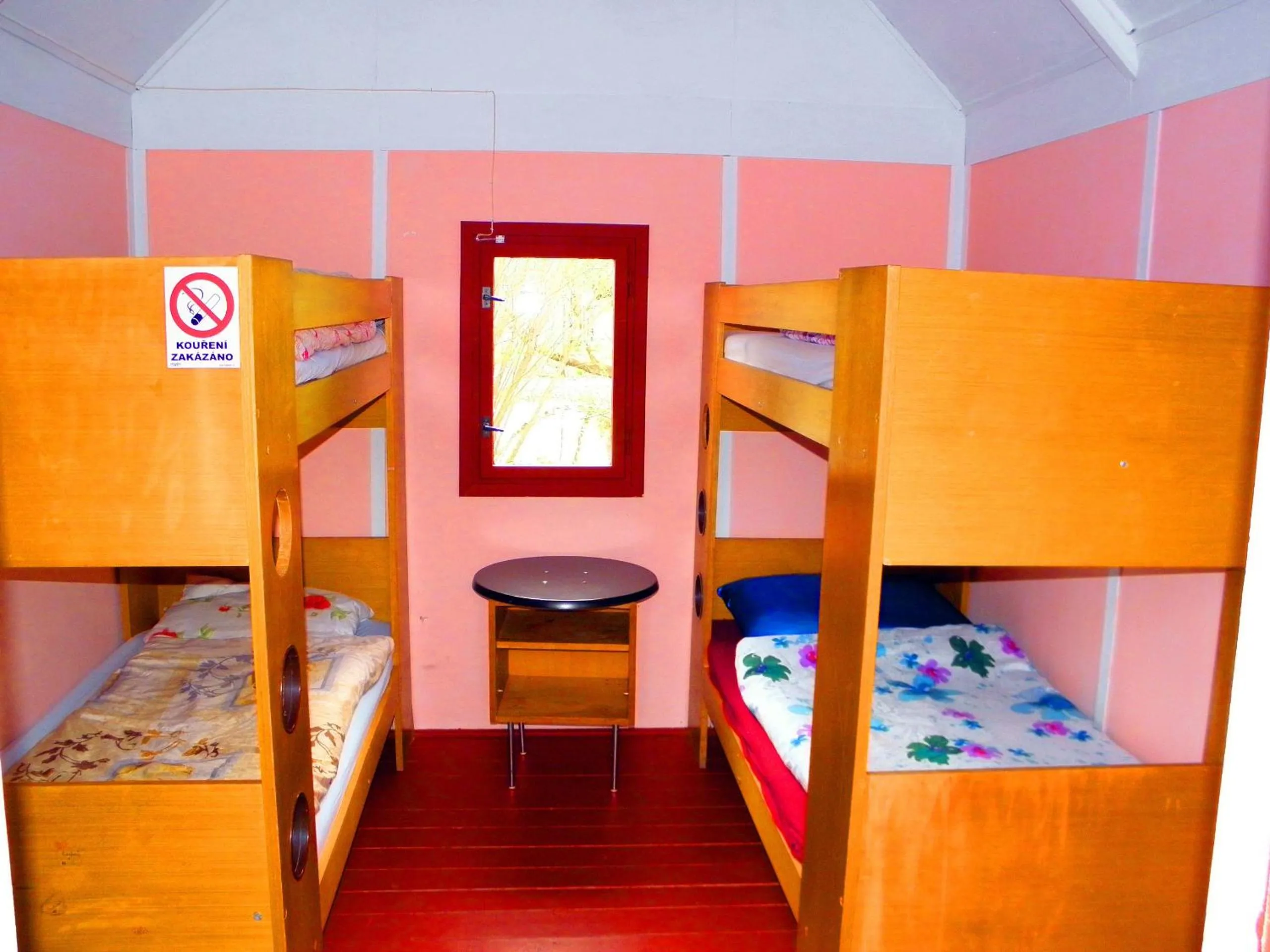 bunk bed, Bed in Kempink U Šerifa