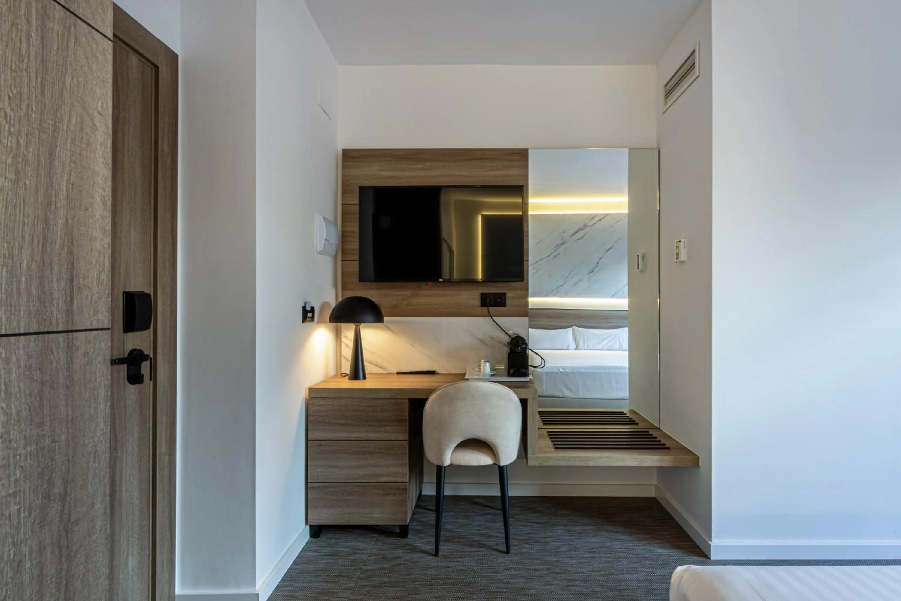 Photo of the whole room, Bed in Hotel Inffinit Sanxenxo