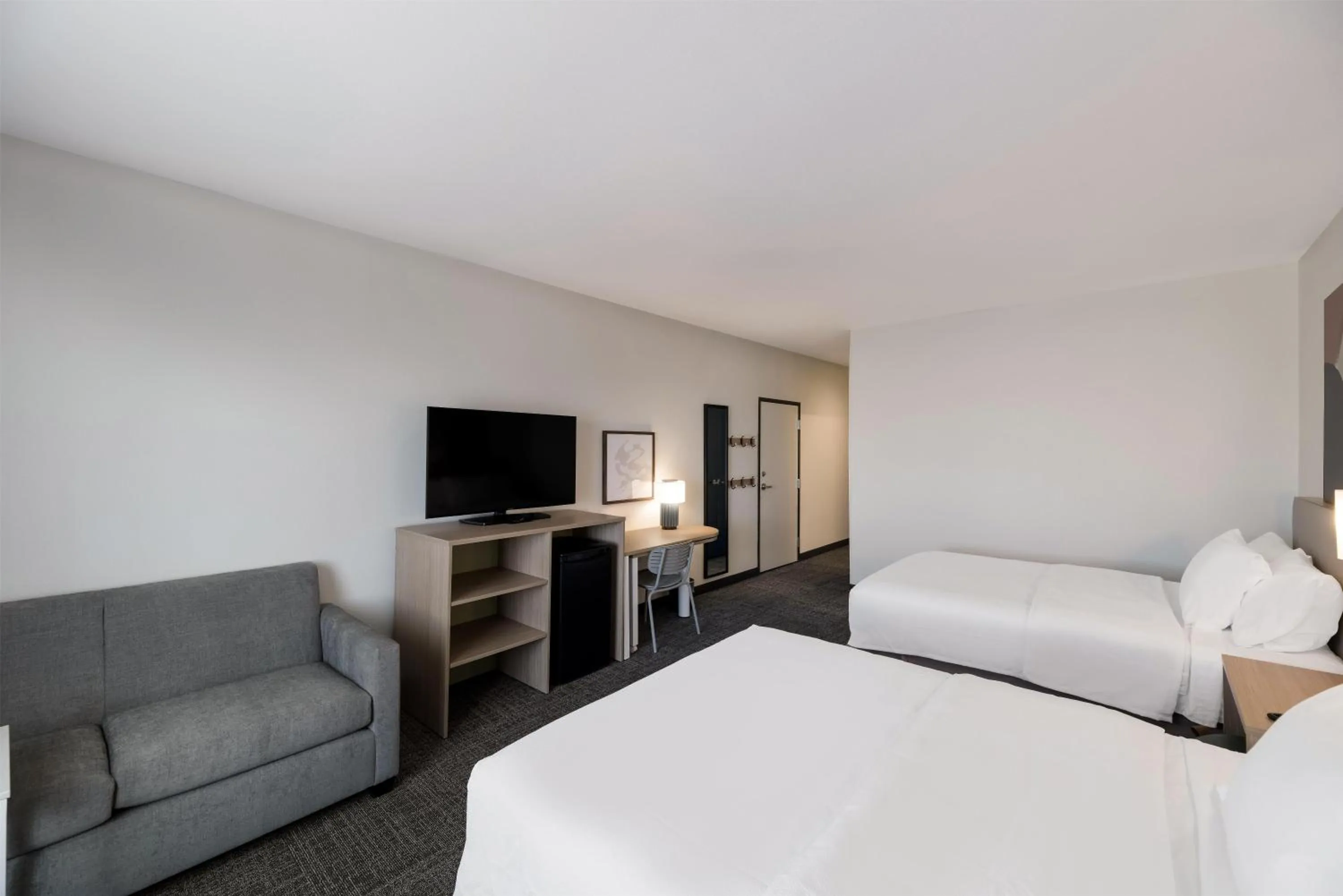 Living room, Bed in Spark by Hilton Midland South