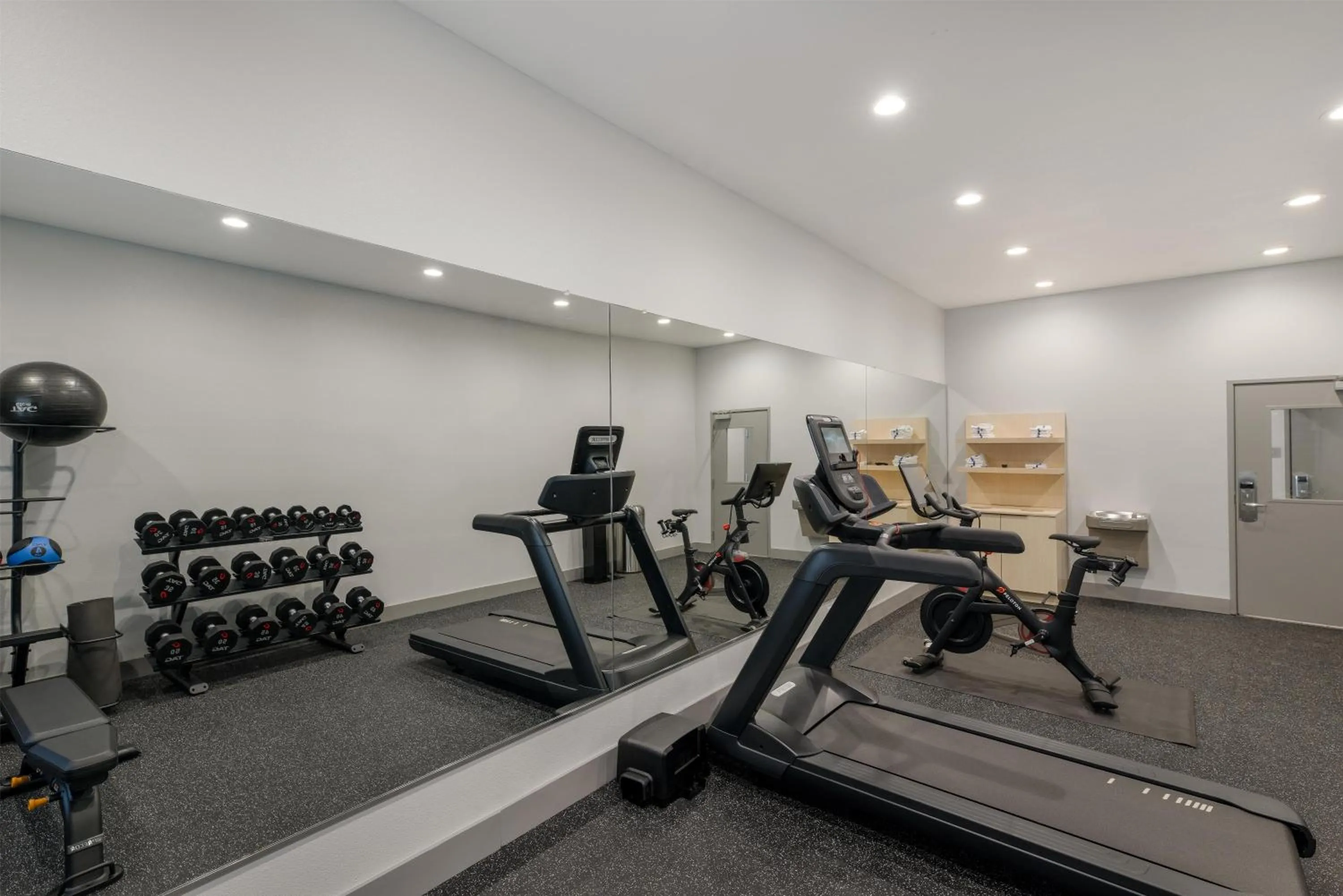 Fitness centre/facilities in Spark by Hilton Midland South