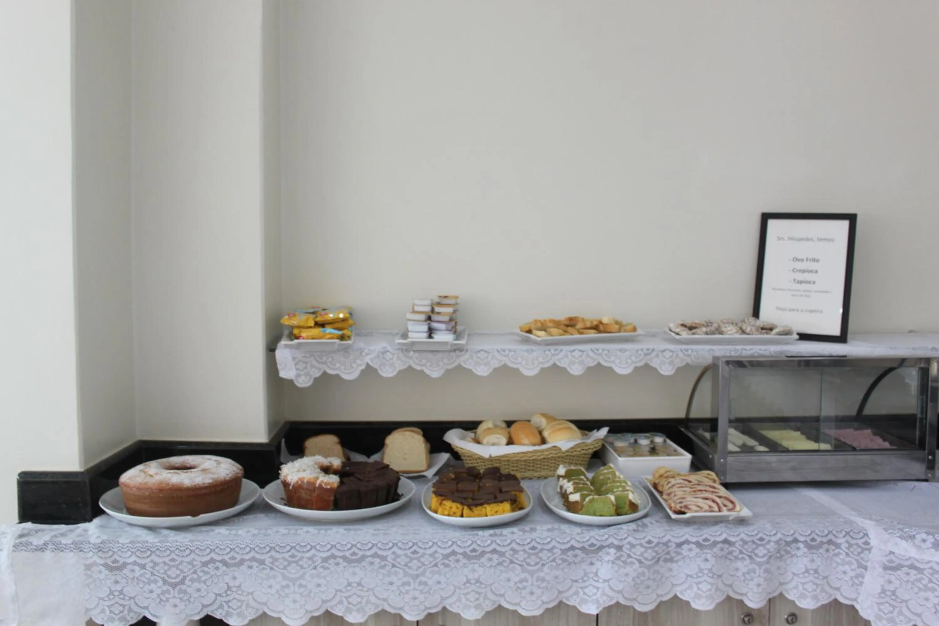 Food and drinks in Hotel Galead