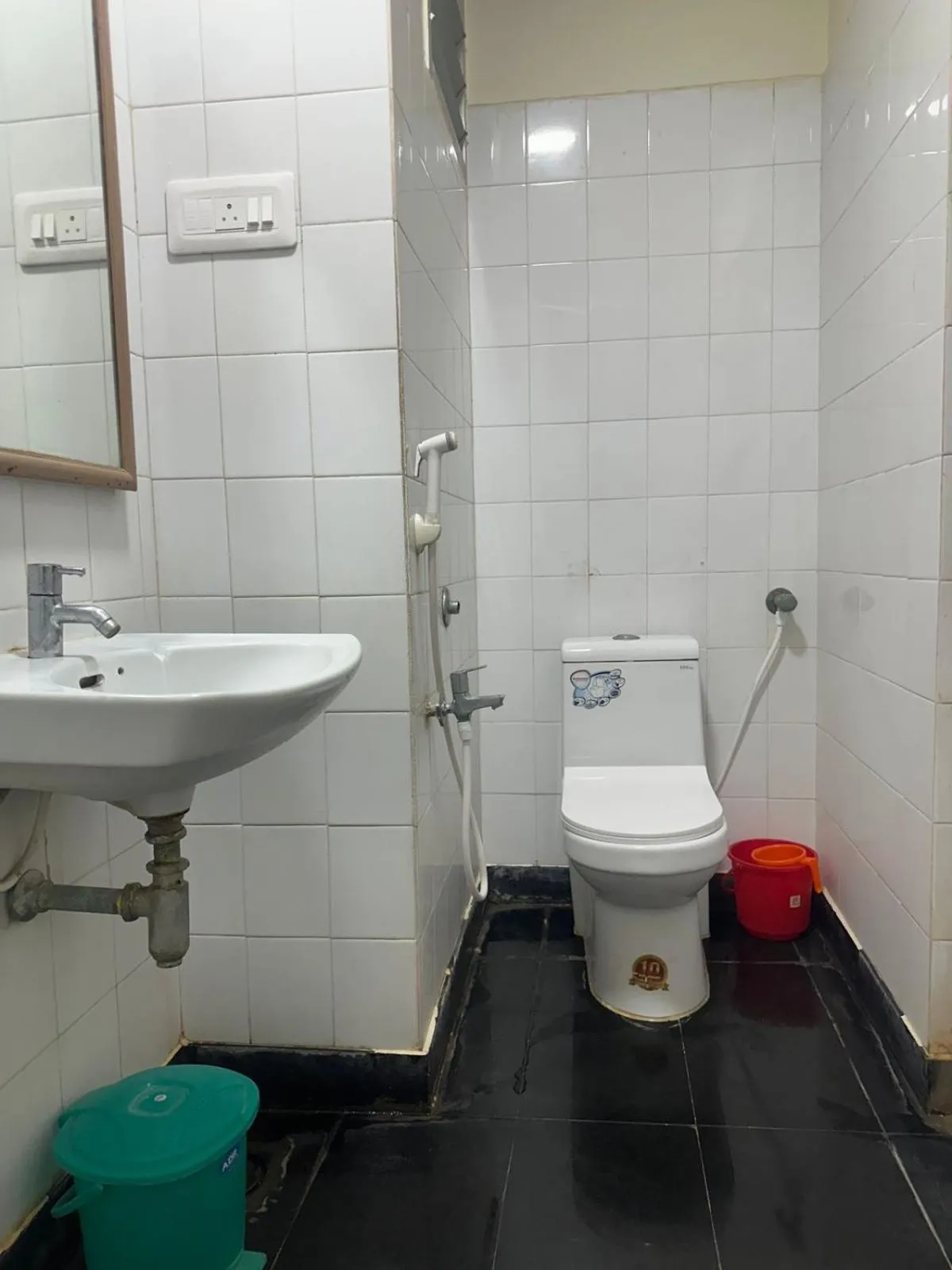 Toilet in AKG Lodge