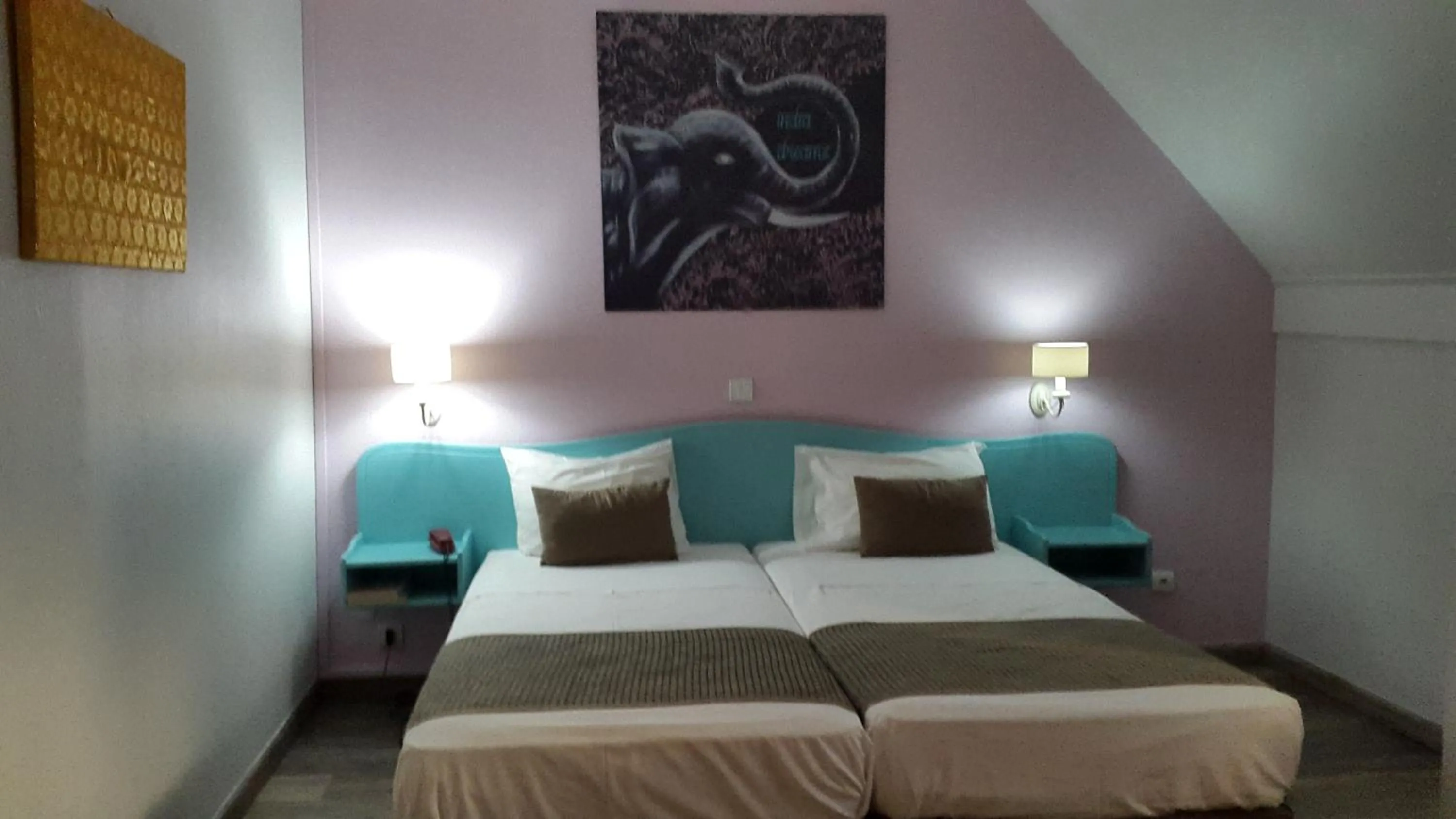 Bedroom, Bed in Hotel Austral by Exsel