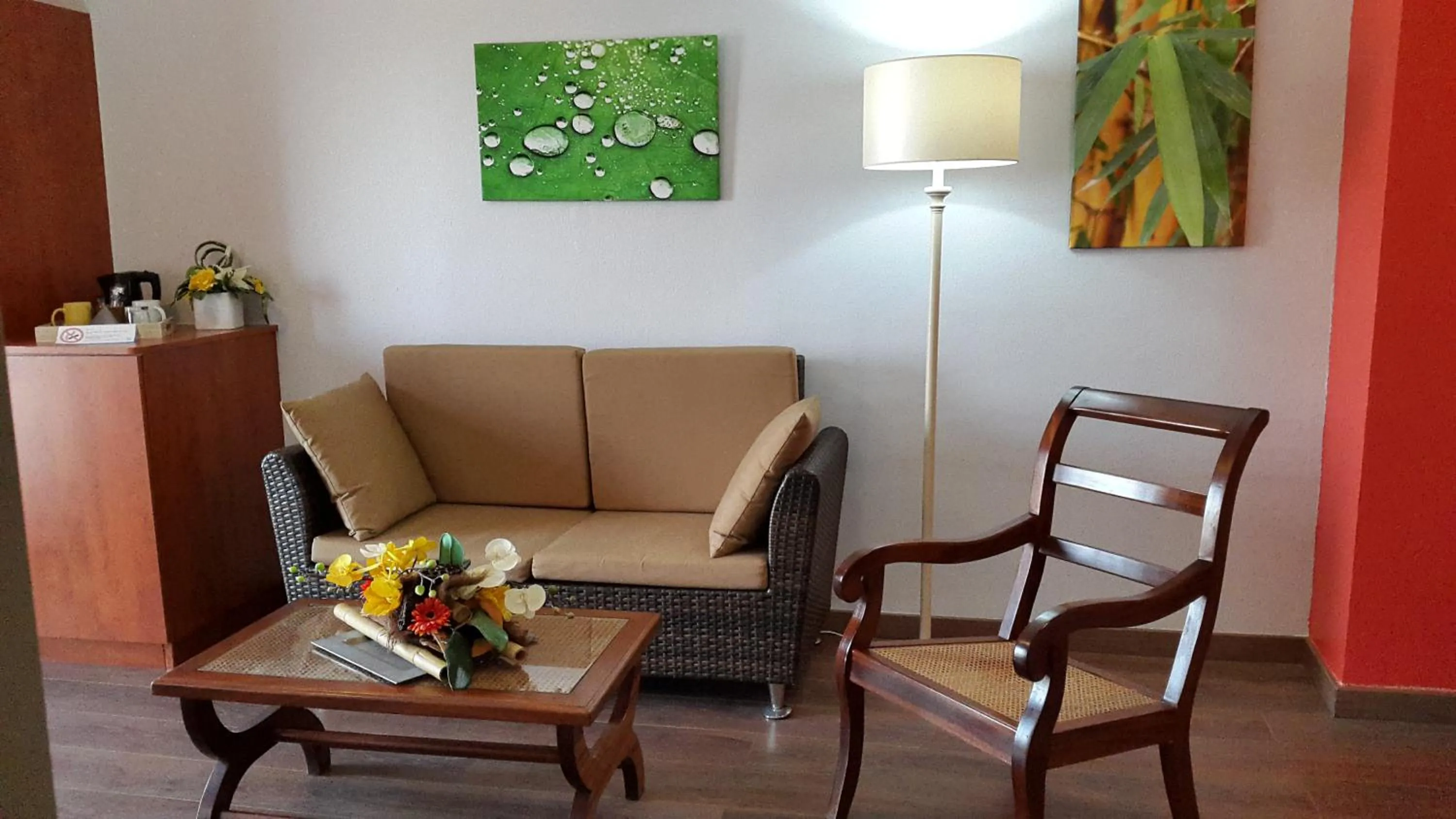 Seating area in Hotel Austral by Exsel